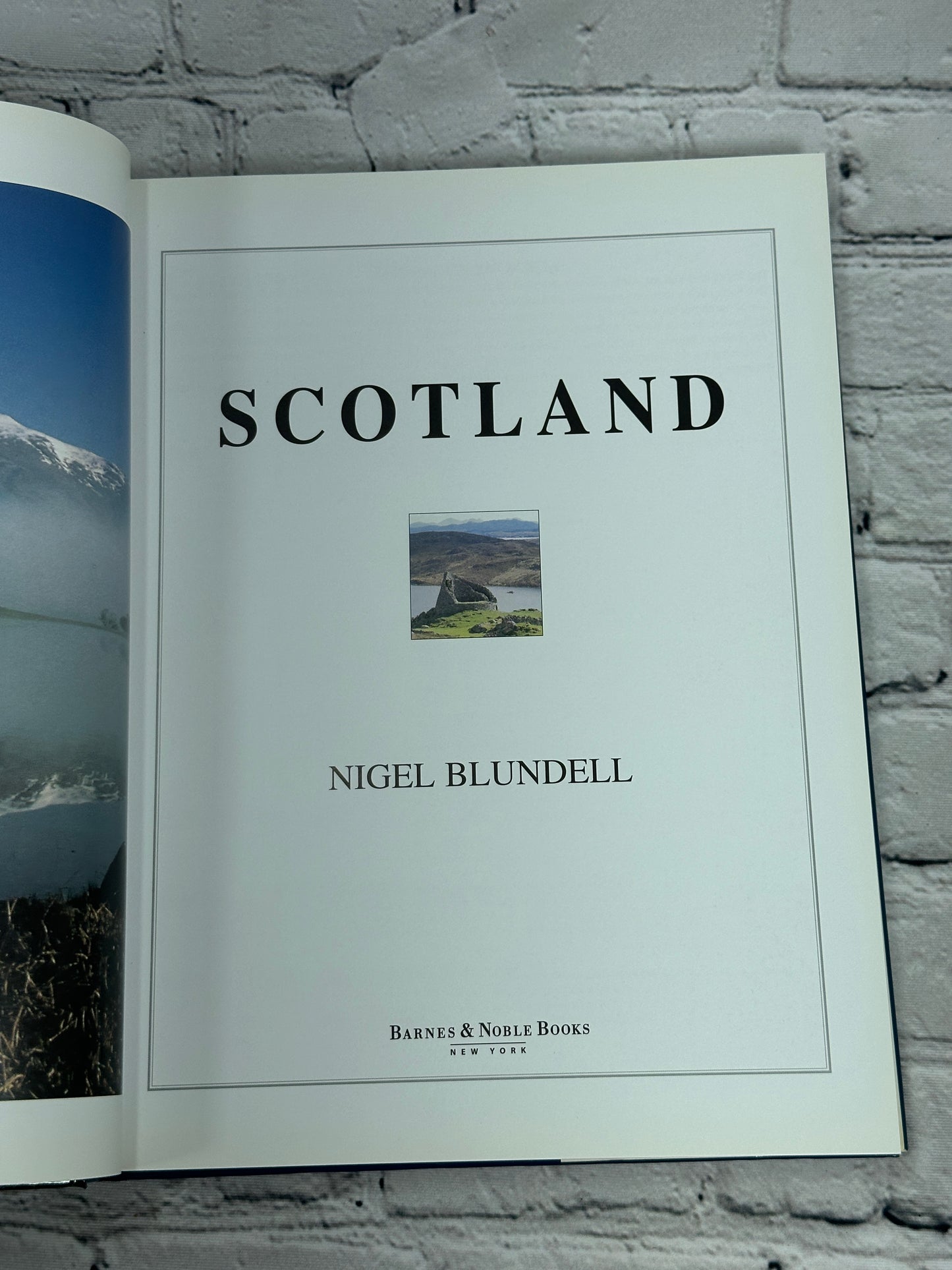 Scotland By Nigel Blundell [Barnes & Nobles Books · 1998]