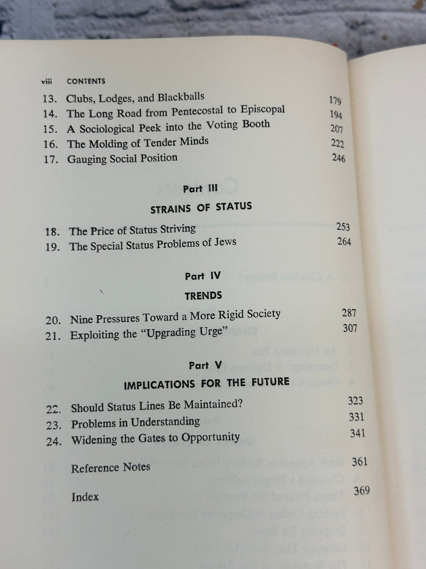 The Status Seekers by Vance Packard [1959 · Eighth Printing]