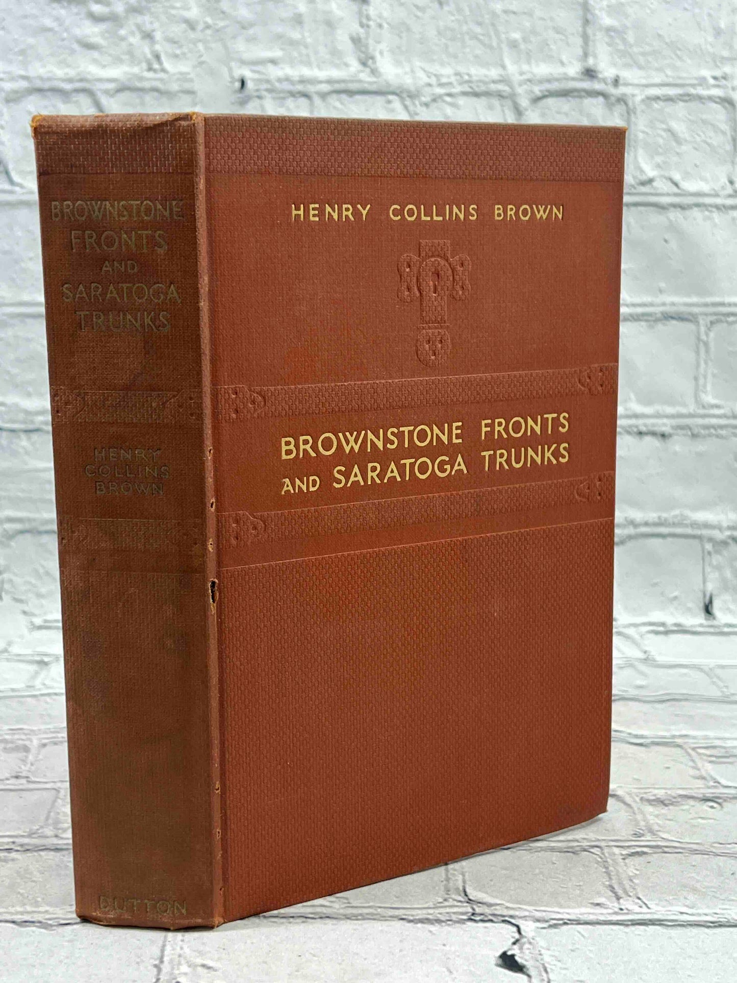Brownstone Fronts and Saratoga Trunks