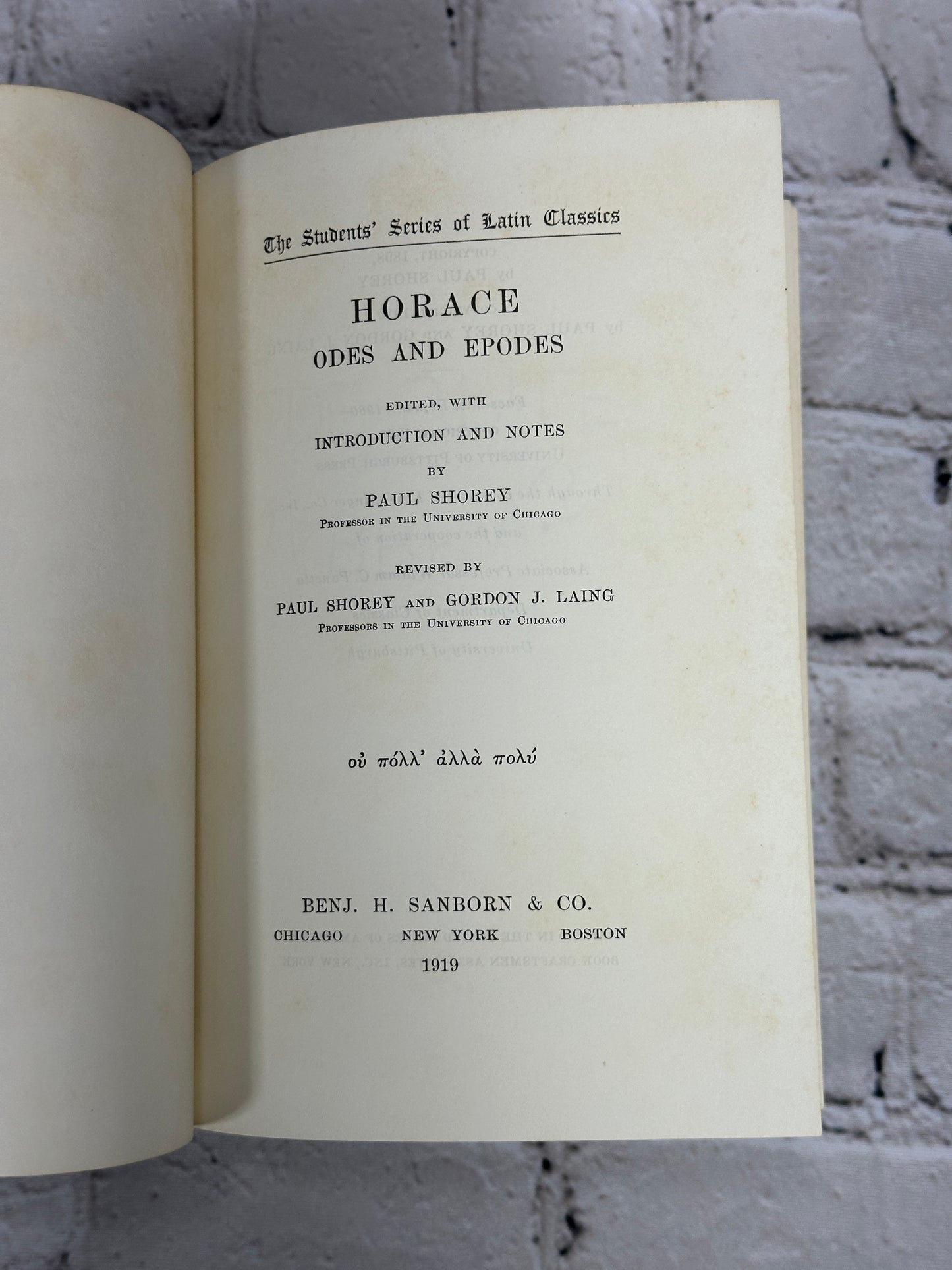 Horace Odes and Epodes [The Students' Series of Latin Classics · 1960]