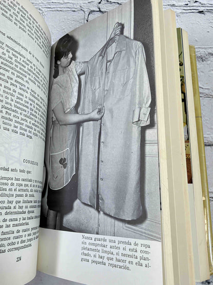 El Ama de Casa by Genoveva Bernard, 1967 Editorial Bruguera Hardcover - sample page with photograph