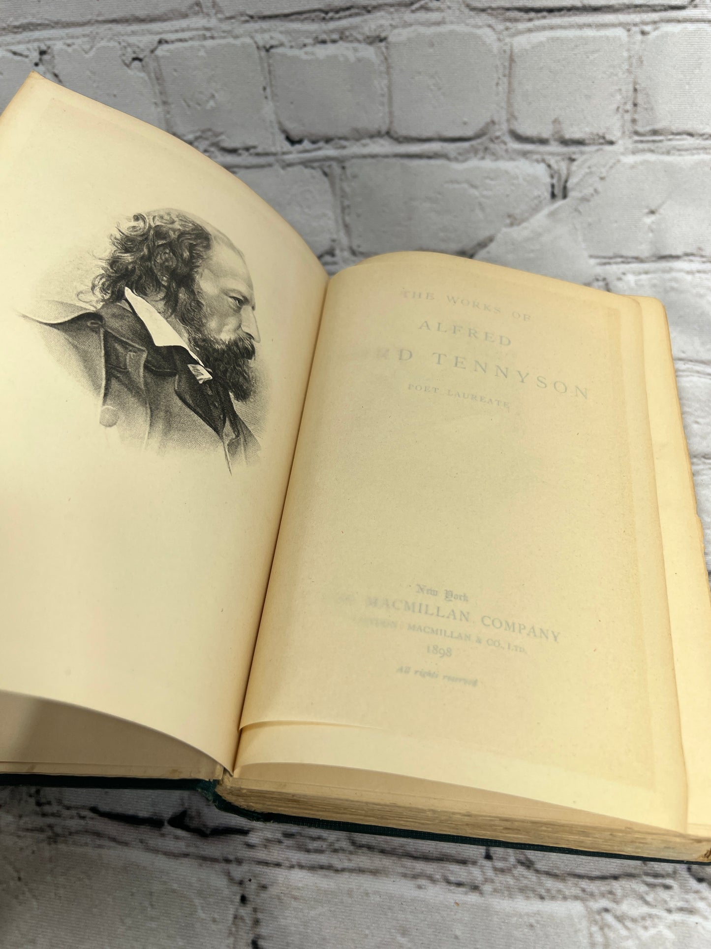 The Works of Alfred Lord Tennyson [1898 · Macmillan Company]