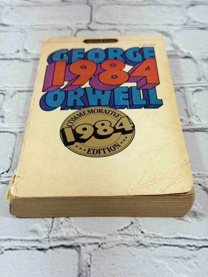 1984 by George Orwell, 1983 Signet Classic Mass Market Paperback - page edges