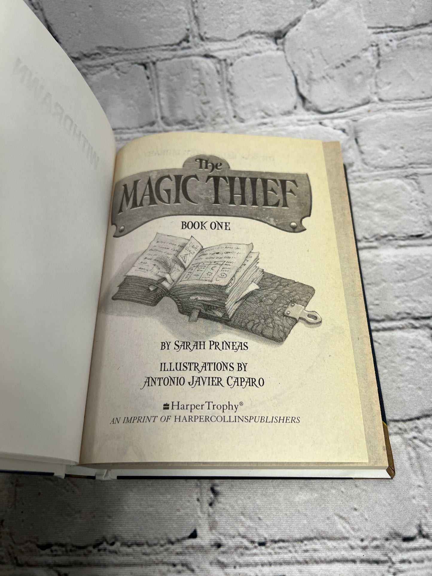 The Magic Thief Book One by Sarah Prineas [1st Harper Trophy Edition · 2009]