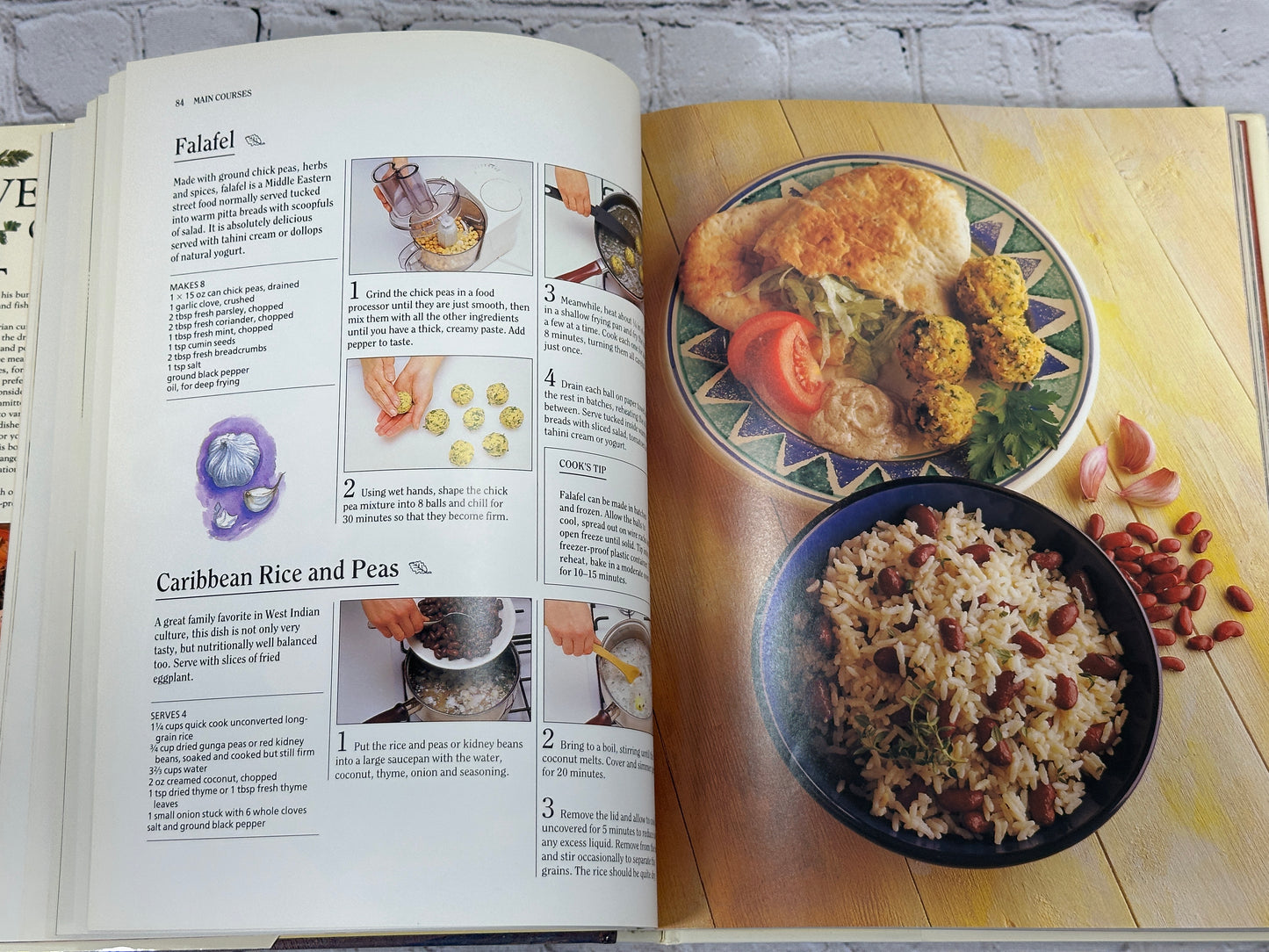 The Ultimate Vegetarian Cookbook by Roz Denny [1995]