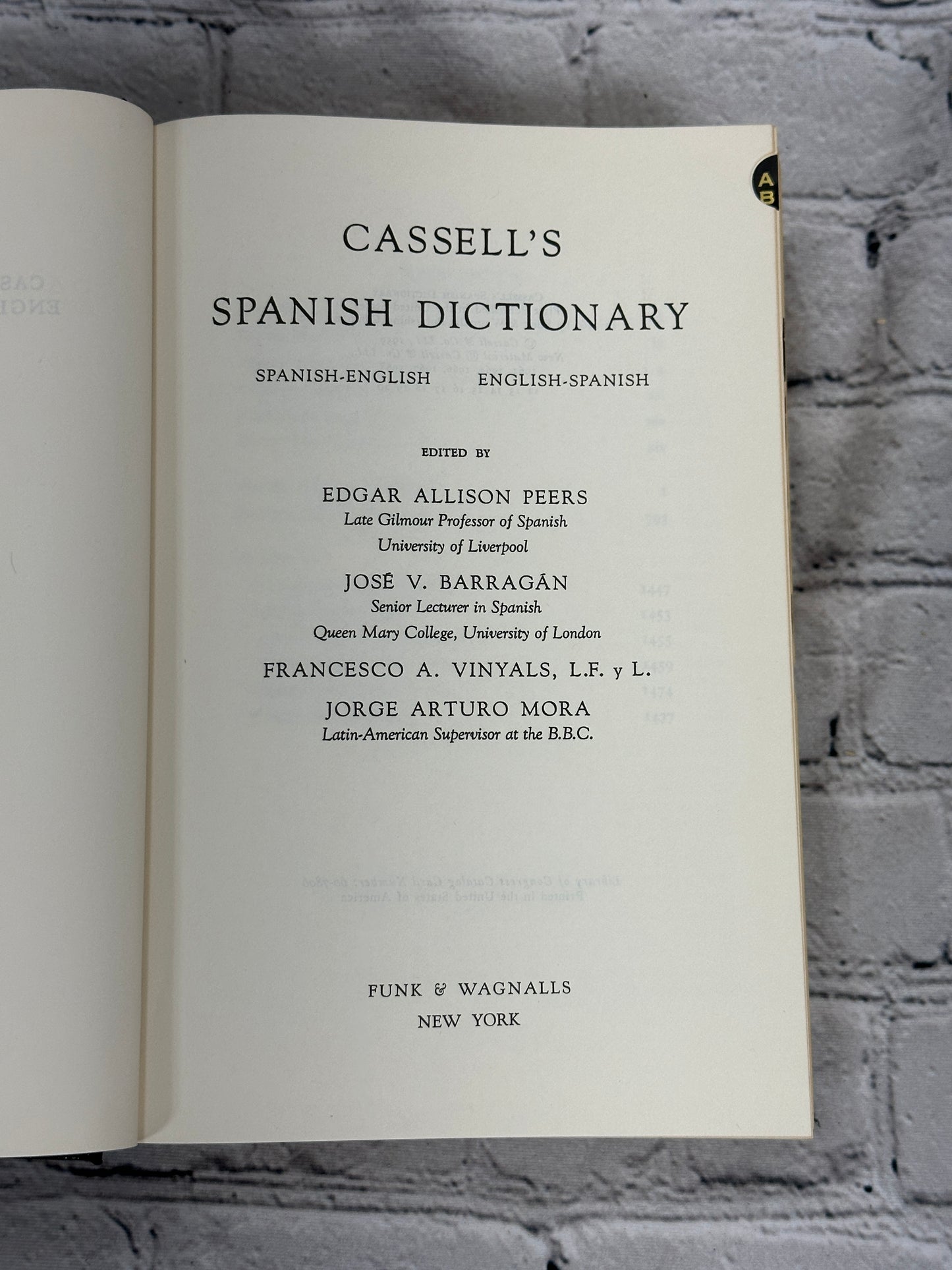 Cassell's Spanish Dictionary Spanish-English English-Spanish [1968]