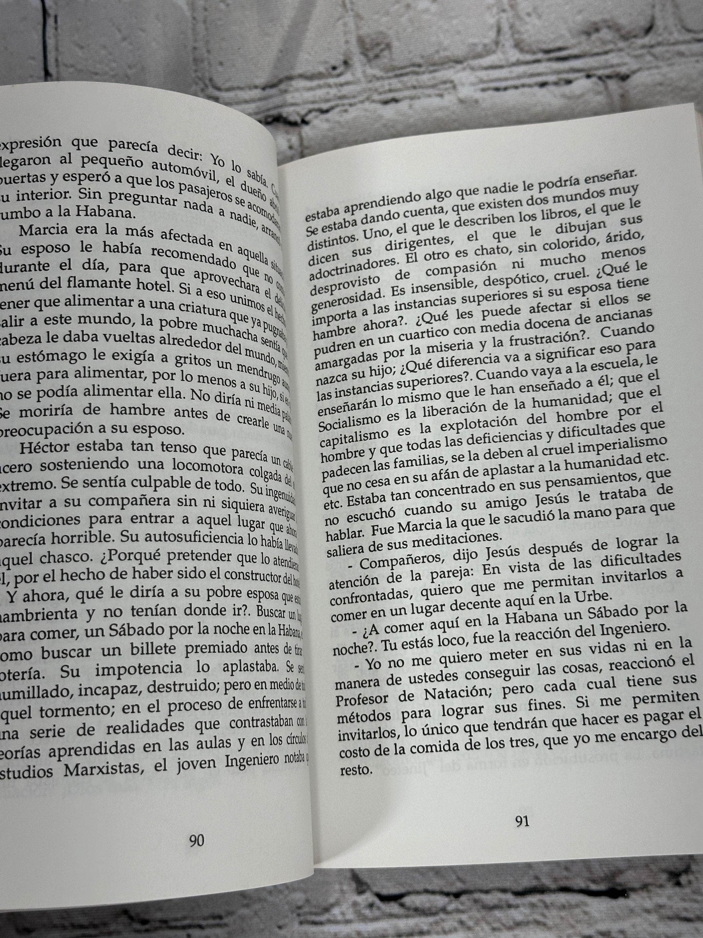 Flipped Pages El Amor en los tiempos de Castro By Florencio E. Eiranova - Cuza [1994 · 1st Ed]