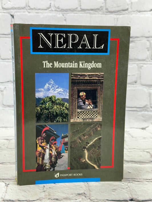 Flipped Pages Nepal : The Mountain Kingdom Kerry Moran [1995 · Passport Books]