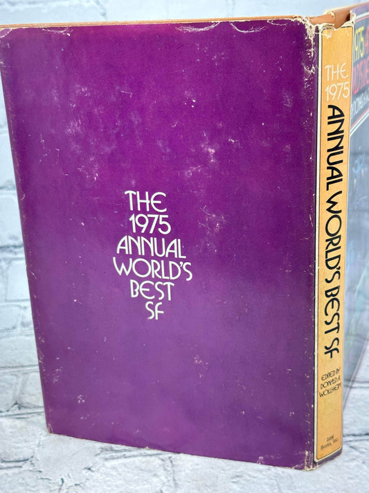 Flipped Pages The 1975 Annual World's Best SF edited by Donald A. Wollheim [Book Club Edition]