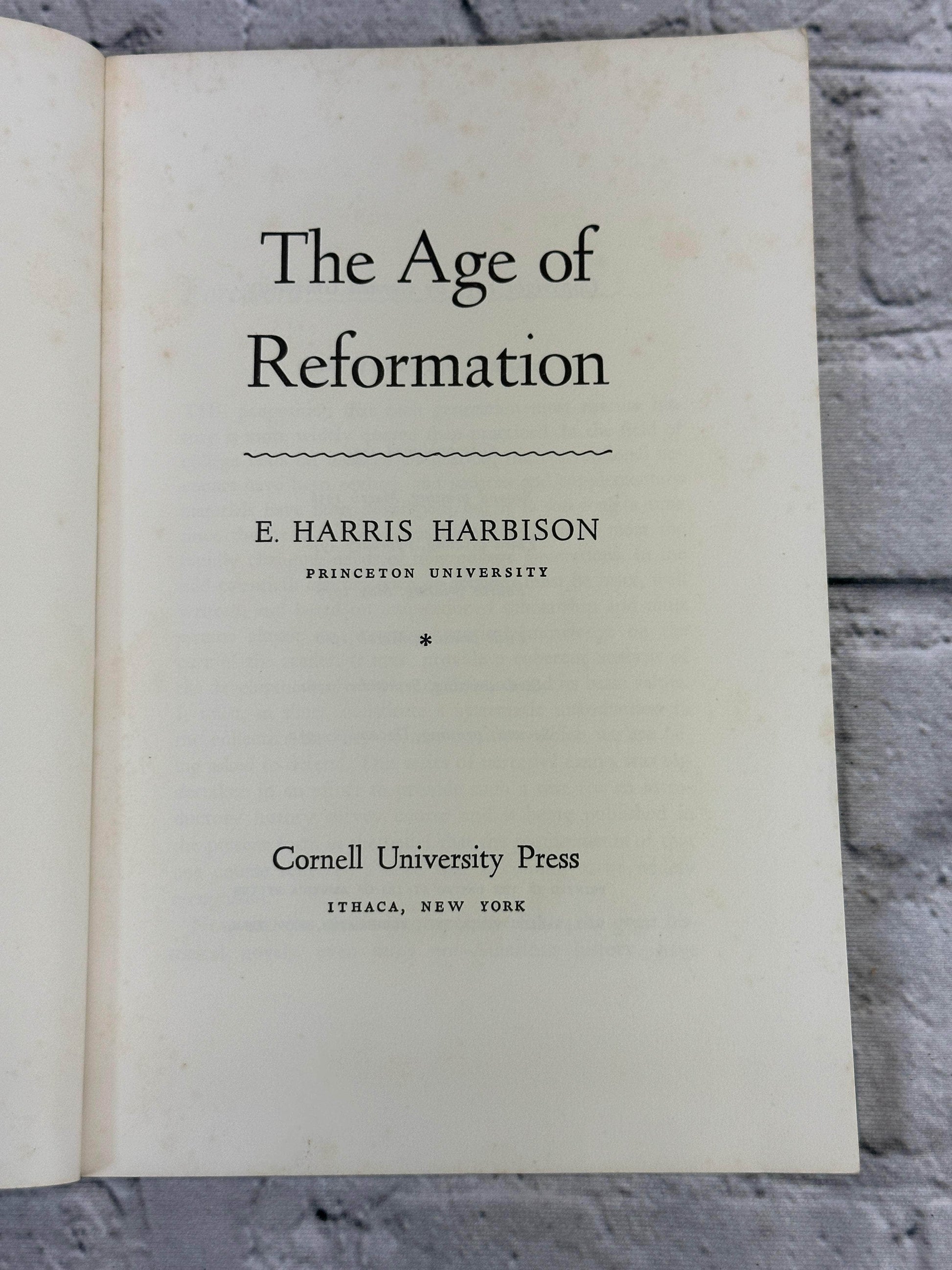 Flipped Pages The Age of Reformation by Harbison, E. Harris [1962 · Seventh Printing]