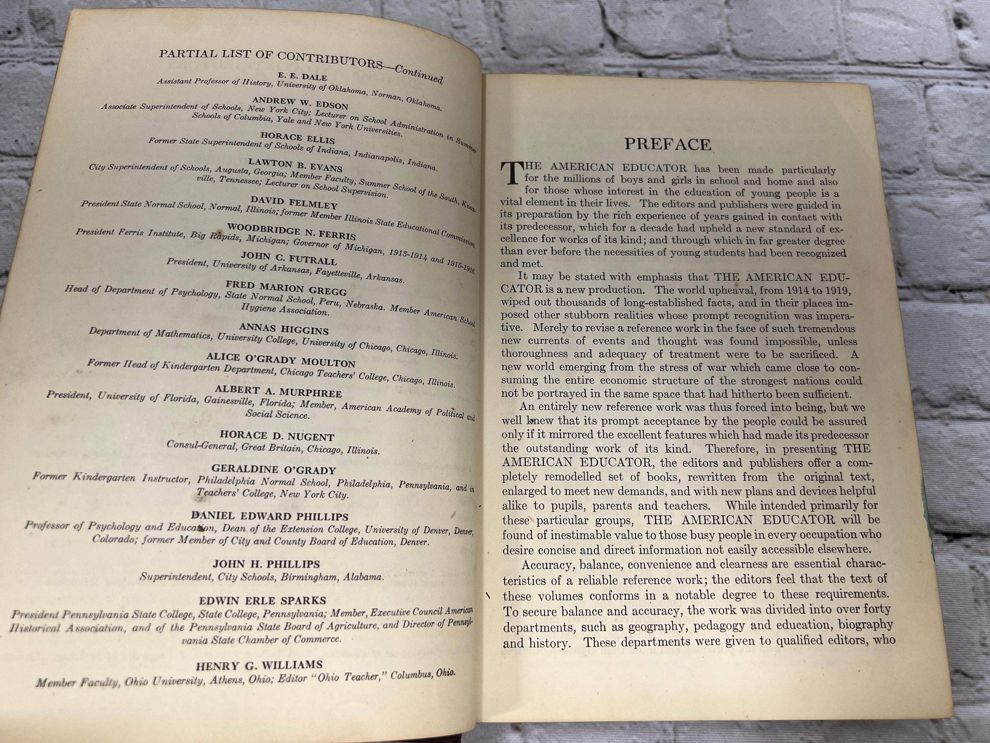 Flipped Pages The American Educator Practical Help in Home School Vol. 1-8 [Complete · 1922]