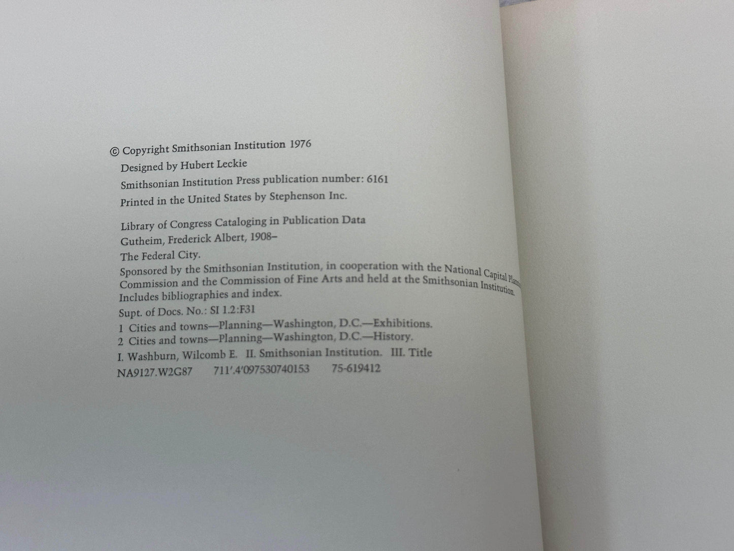 Flipped Pages The Federal City: Plans and Realities by Frederick Gutheim [1976 · Smithsonian]