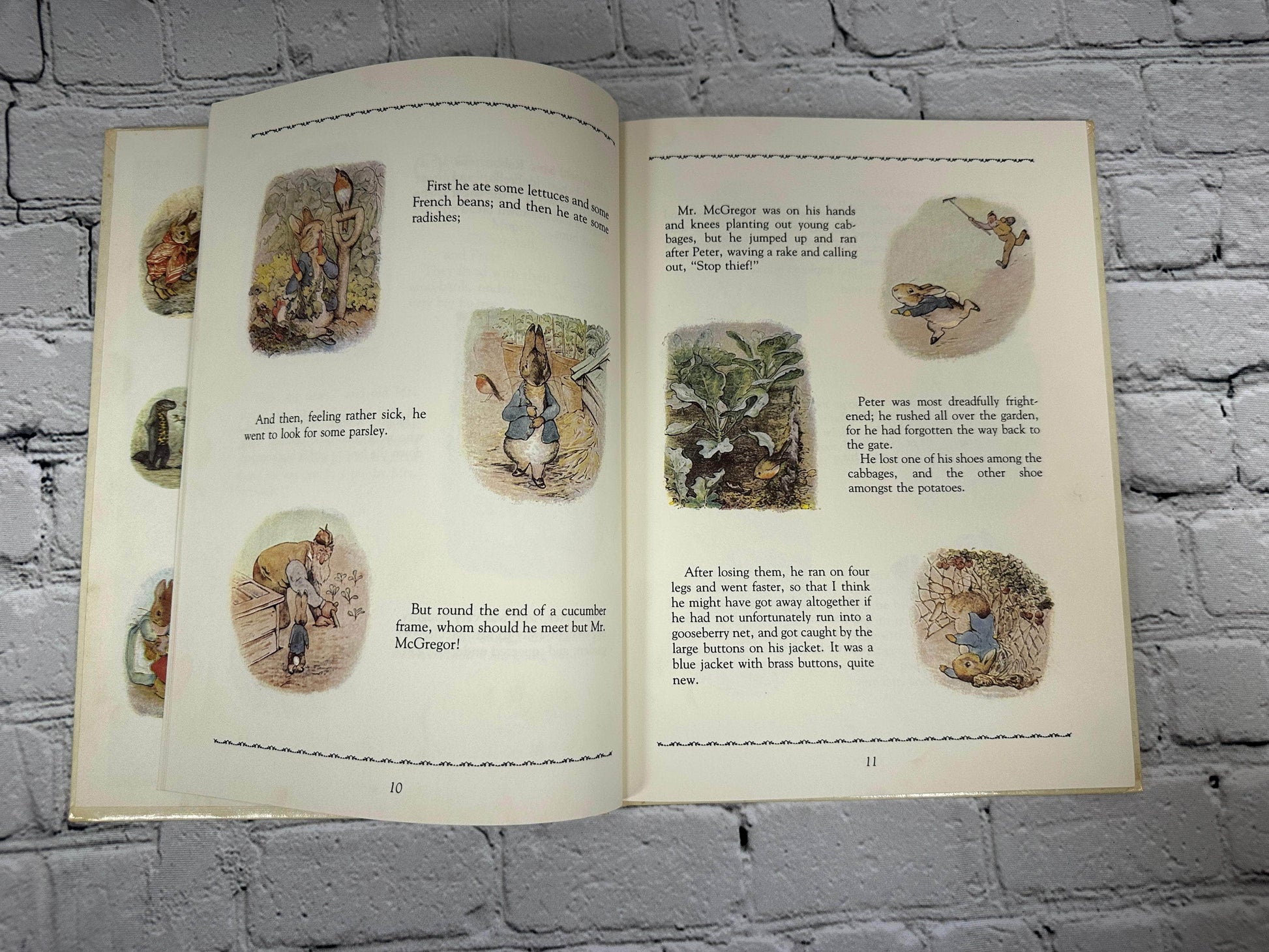 Flipped Pages The Giant Treasury of Peter Rabbit by Beatrix Potter [1980]