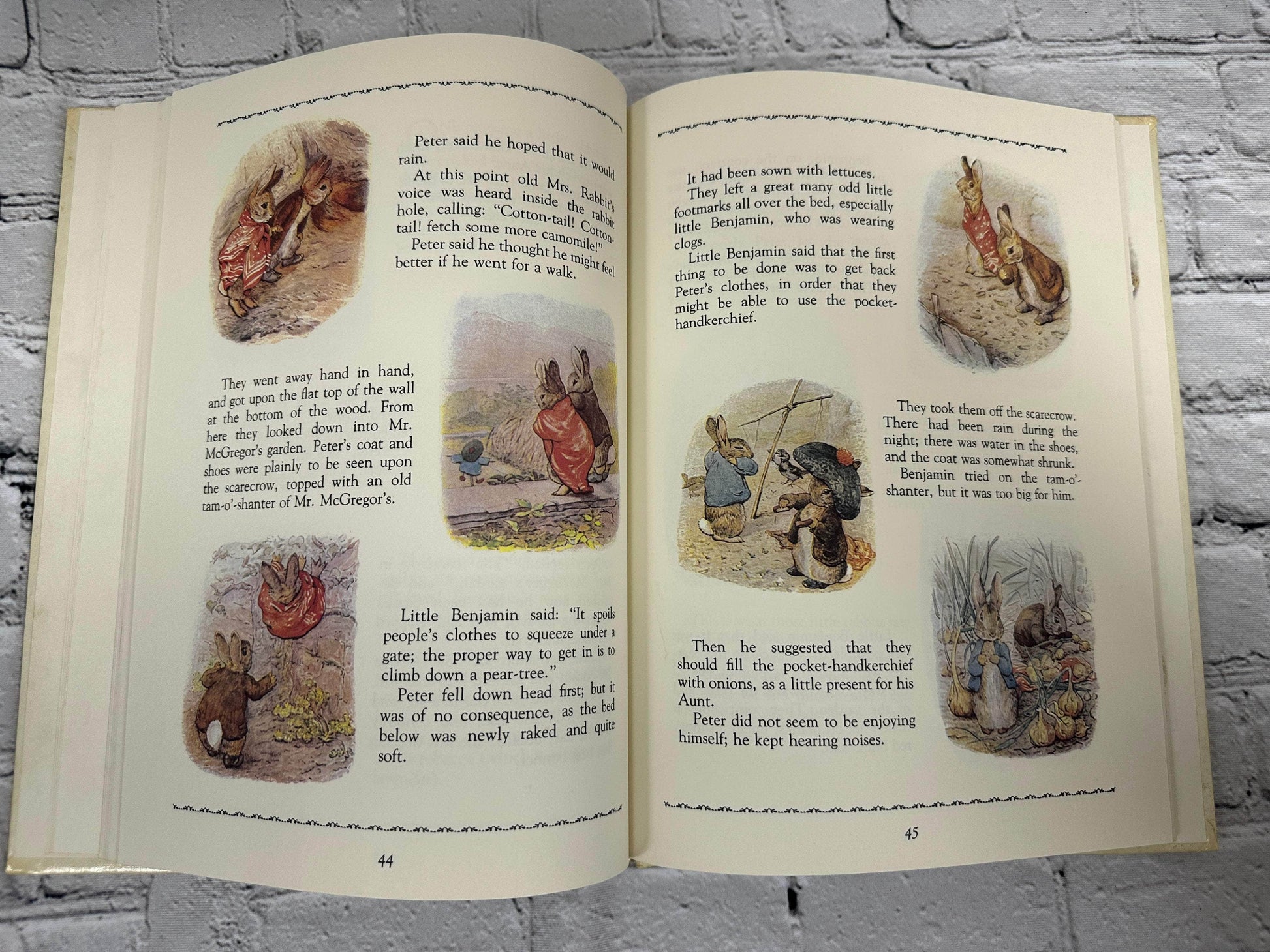 Flipped Pages The Giant Treasury of Peter Rabbit by Beatrix Potter [1980]