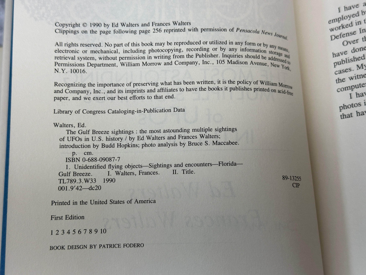 Flipped Pages The Gulf Breeze Sightings By Ed Walters & Frances Walters [1990 · First Edition]