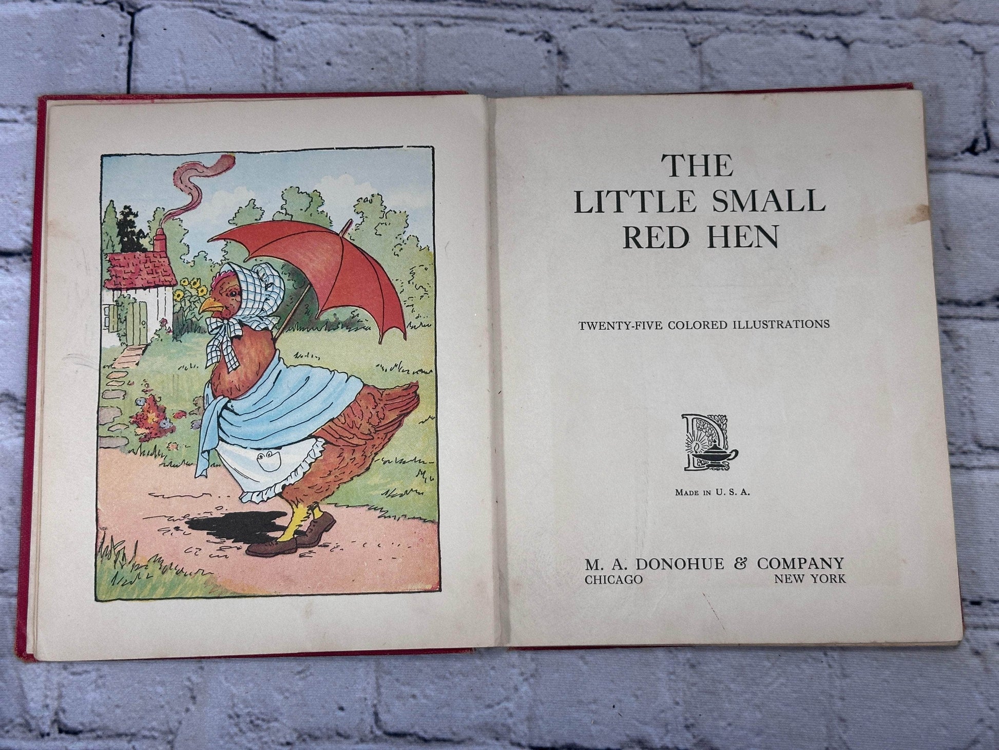 Flipped Pages The Little Small Red Hen [25 Colored Illustrations · M.A Donohue · 1922]