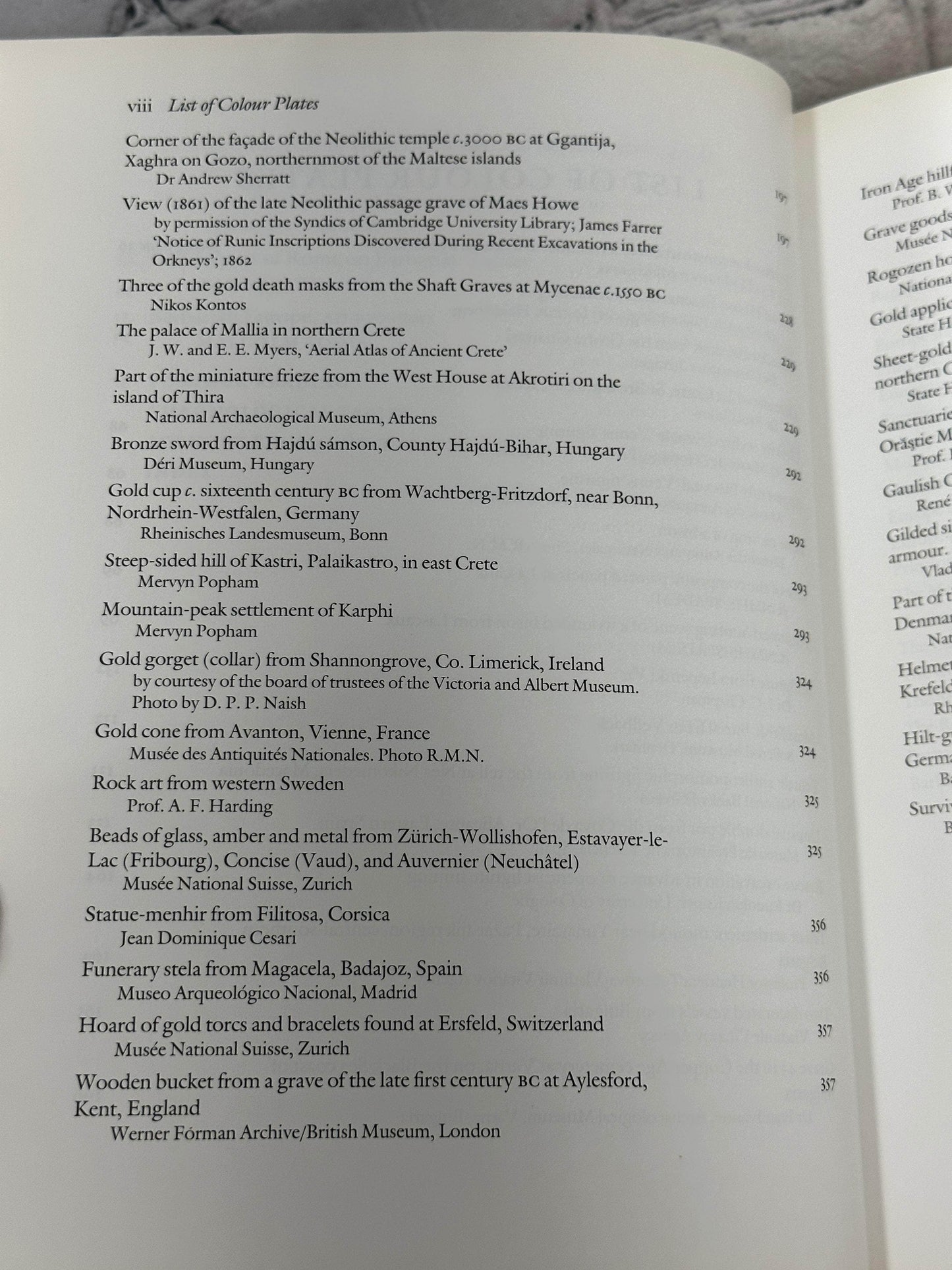 Flipped Pages The Oxford Illustrated Prehistory of Europe by Cunliffe [1994 · First Edition]