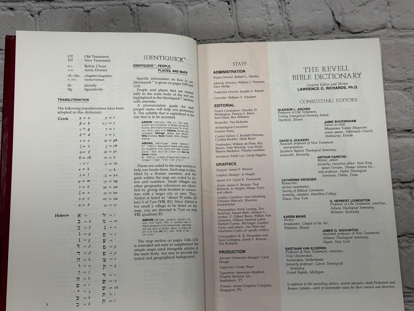 Flipped Pages The Revell Bible Dictionary [Deluxe Color Edition · 1990]