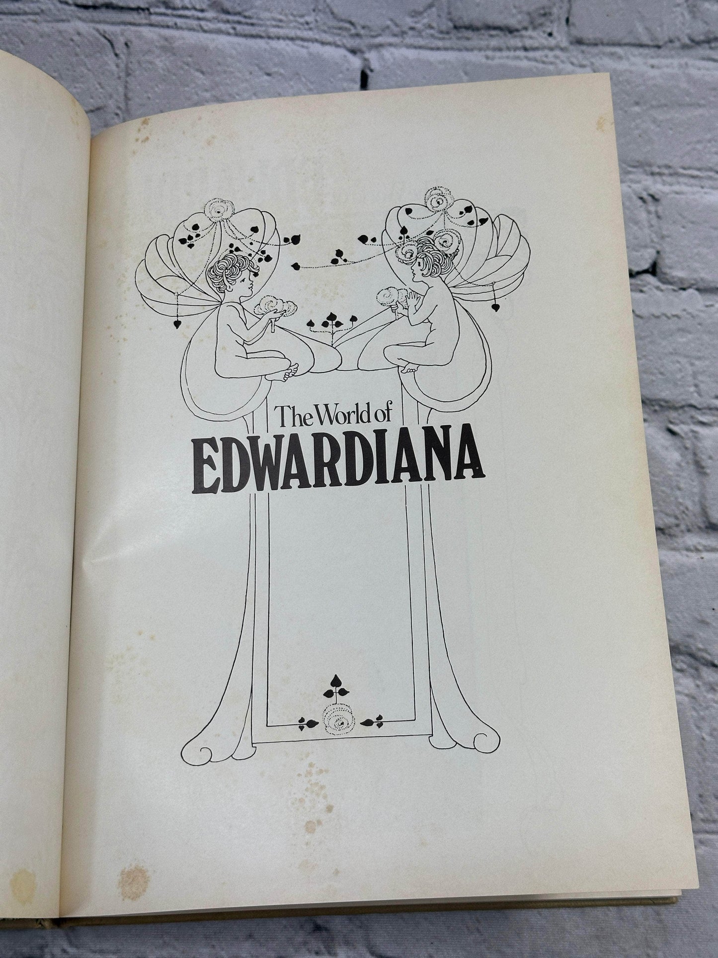 Flipped Pages The World of Edwardiana by Philippe Garner [1974]