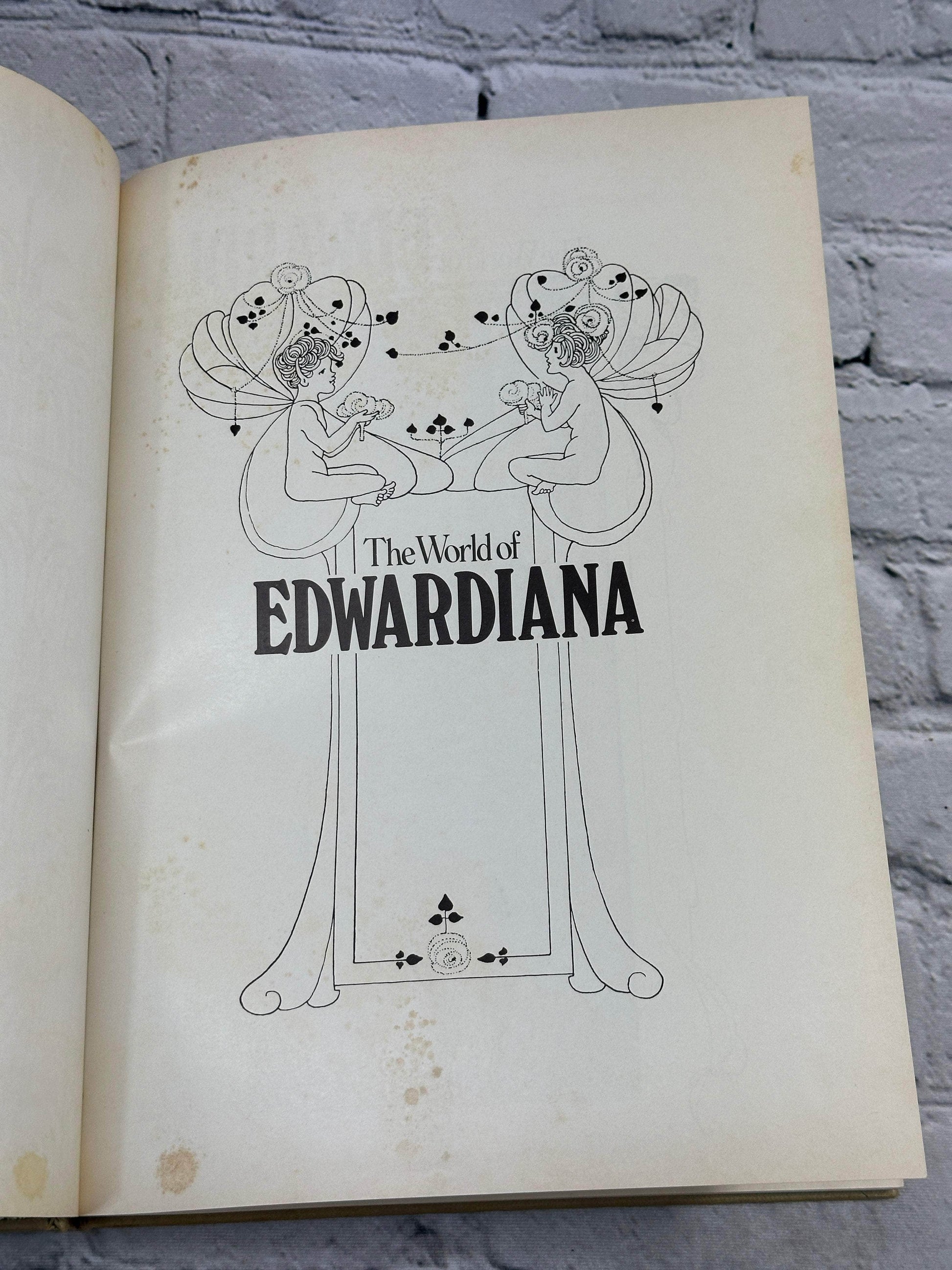 Flipped Pages The World of Edwardiana by Philippe Garner [1974]