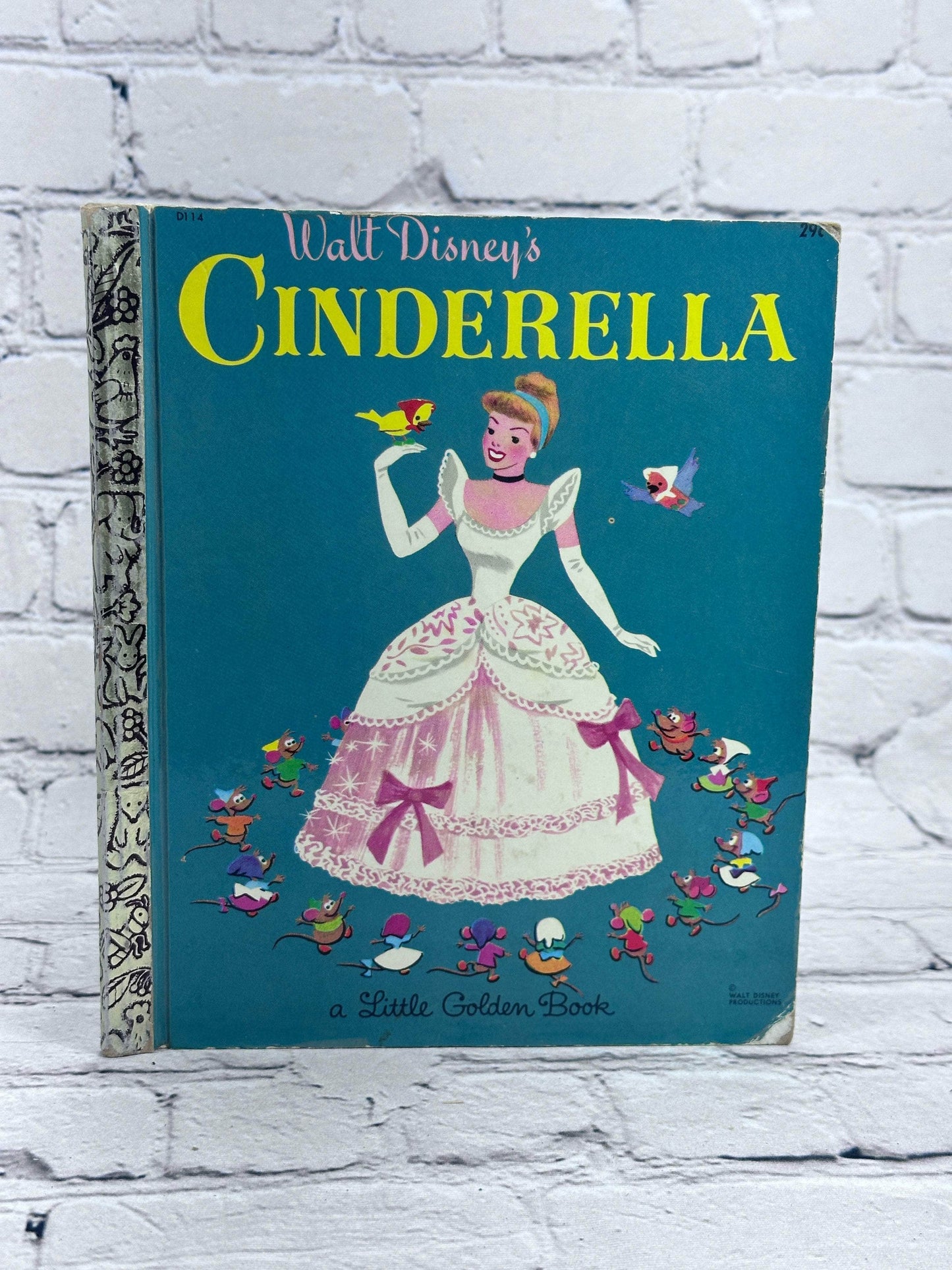 Flipped Pages Walt Disney's Cinderella [A Little Golden Book · 1968]