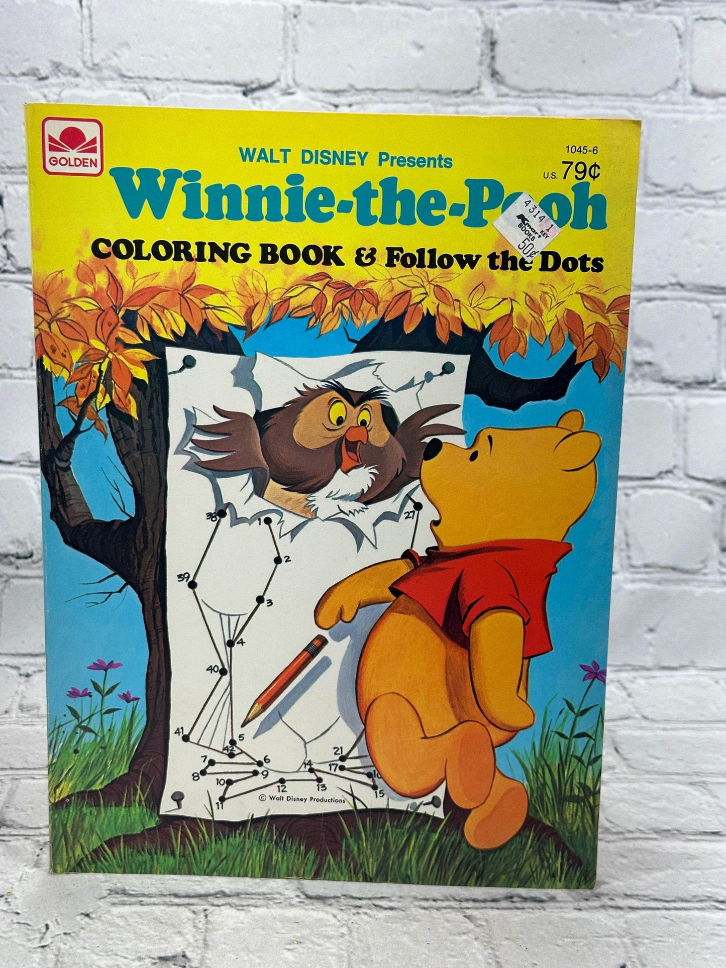 Flipped Pages Winnie the Pooh Coloring Book [Golden Books · #1045-6 · 1976]