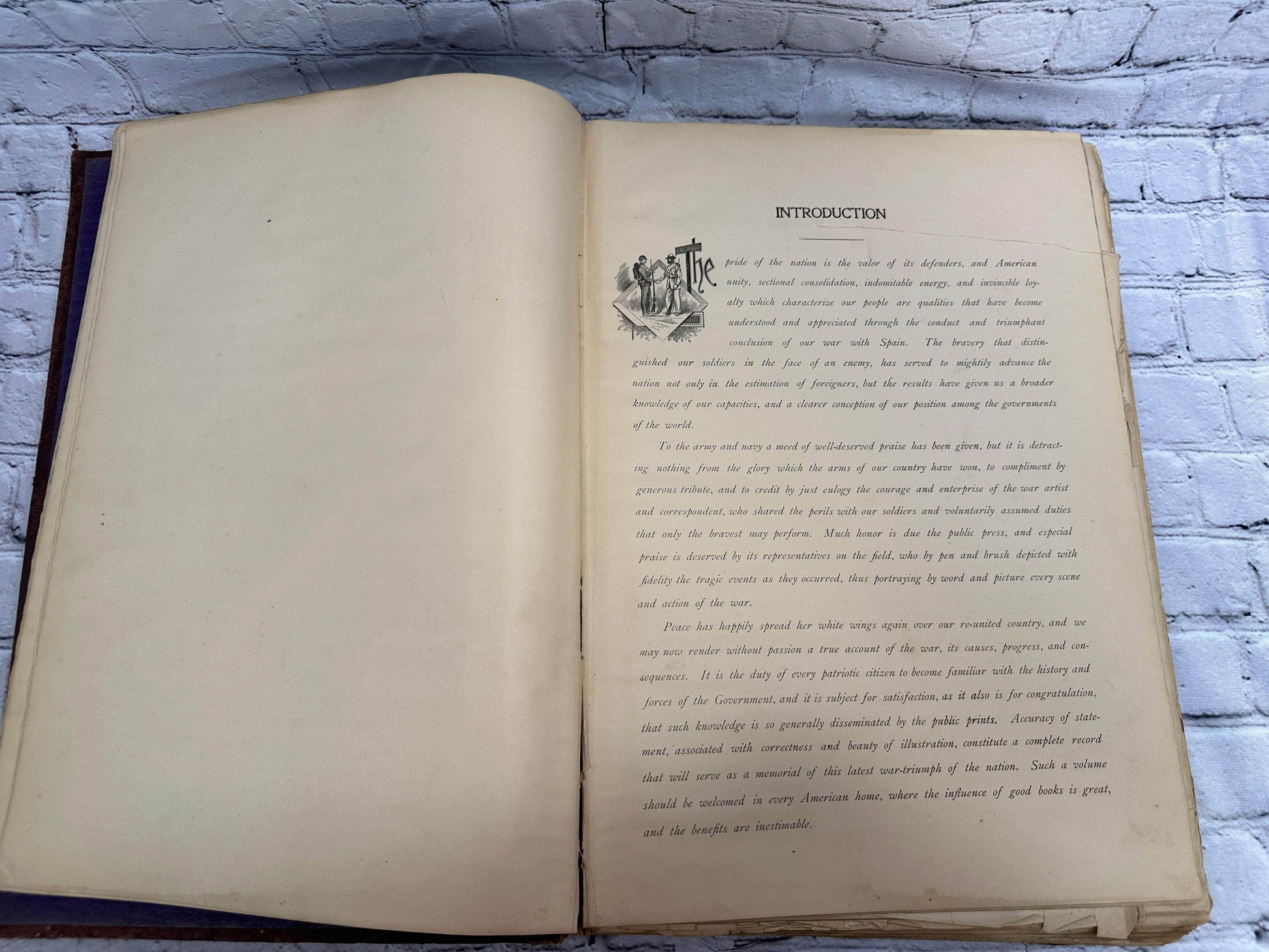 Flipped Pages Wright's Official History of the Spanish American War by General Wright [1900]