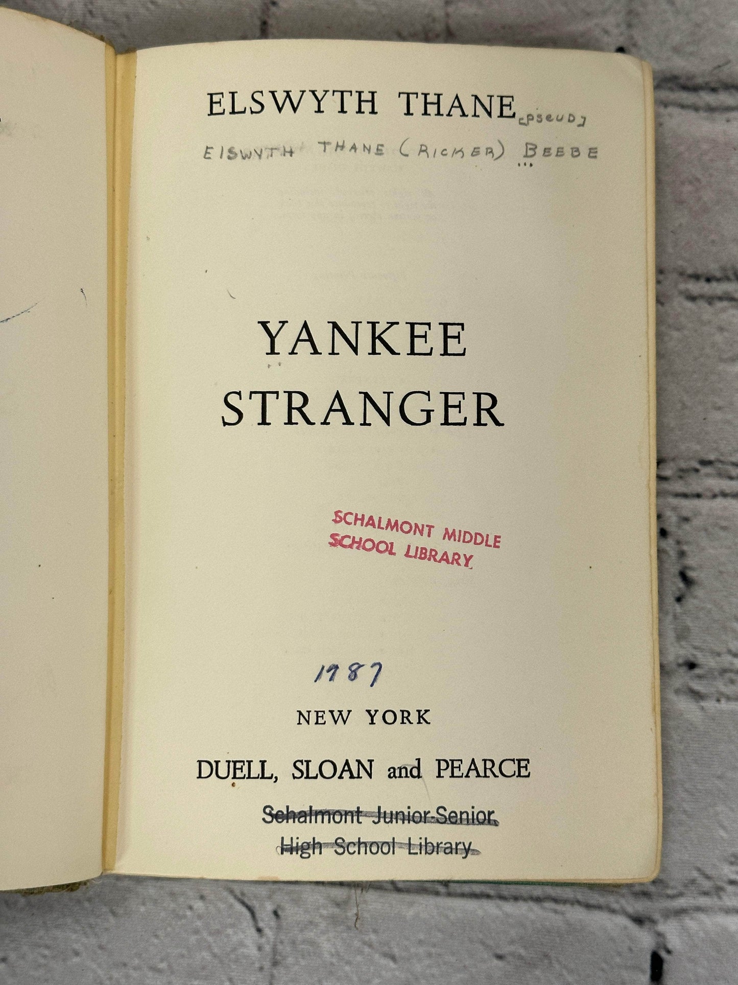 Flipped Pages Yankee Stranger by Elswyth Thane [1944 · Fifteenth Printing]