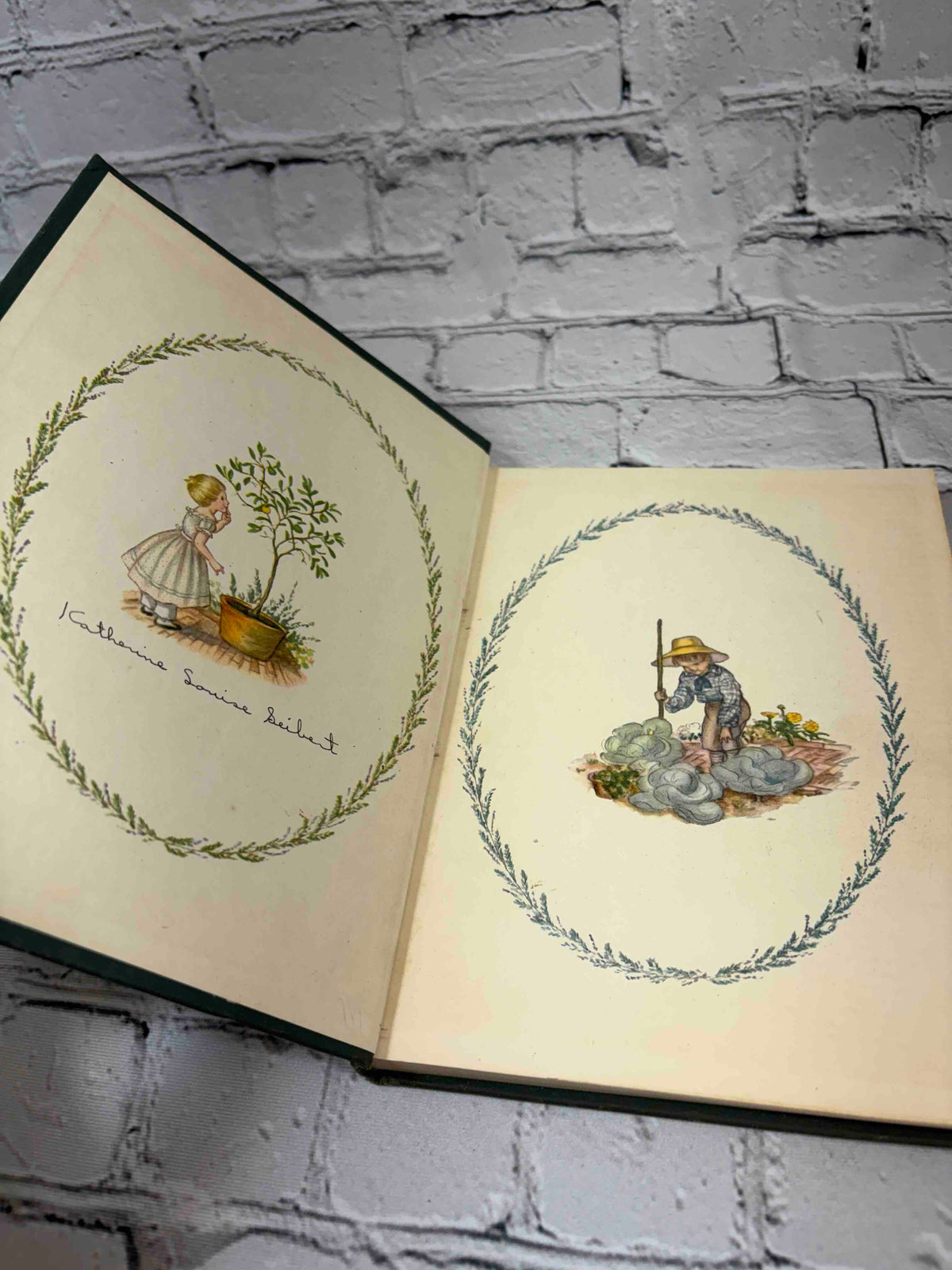 A Child's Garden of Verses by Robert Louis Stevenson, 1947 Oxford University Press hardcover - illustrated endpapers with owner name