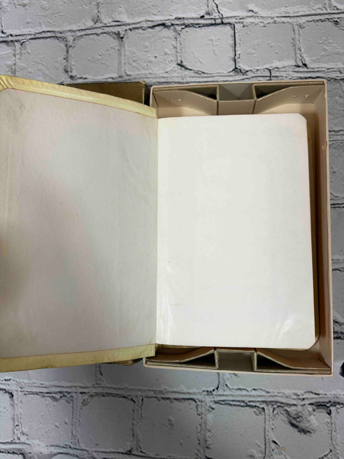 Holy Bible Illustrated (World Young Folks' Text No. 606), The World Publishing Company hardcover - front endpapers