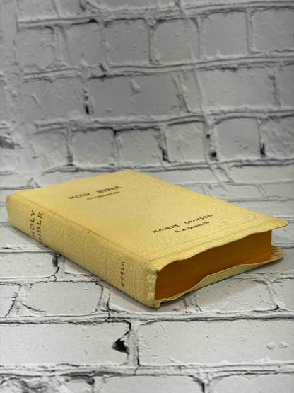 Holy Bible Illustrated (World Young Folks' Text No. 606), The World Publishing Company hardcover - spine and fore-edge