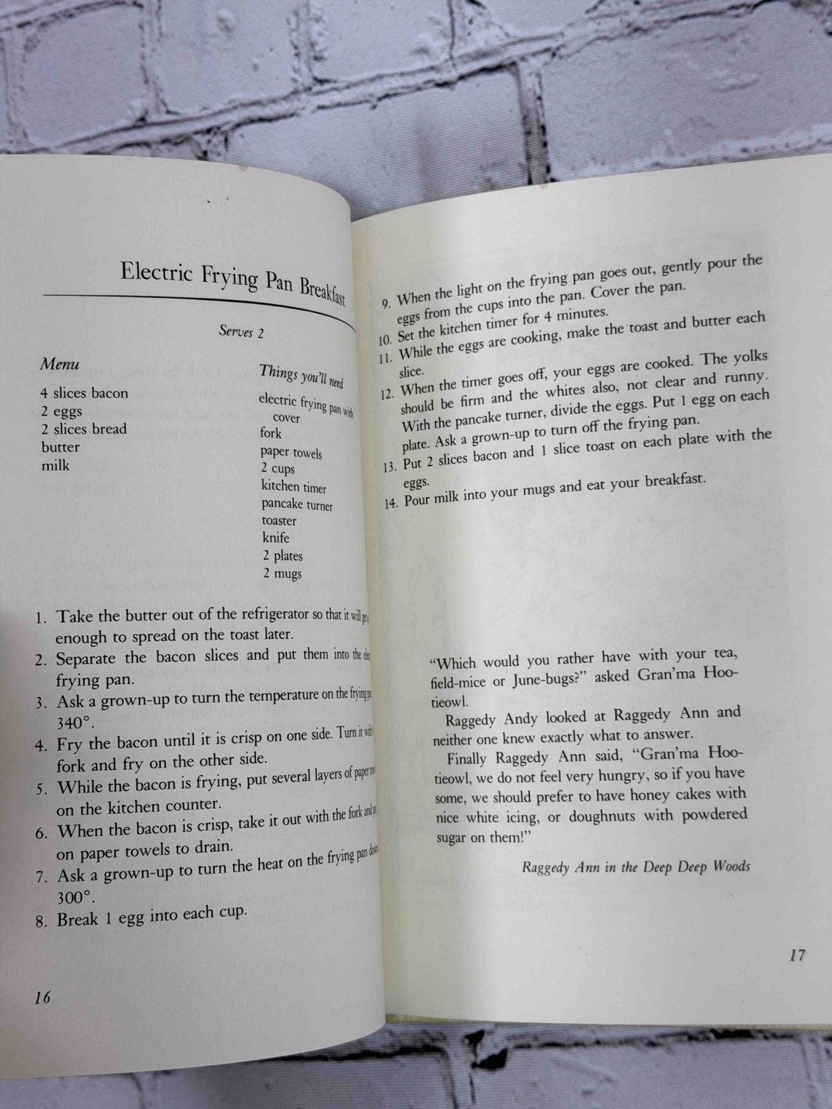 Raggedy Ann and Andy's Cookbook by Nika Hazelton, 1975 Bobbs-Merrill hardcover - recipe pages