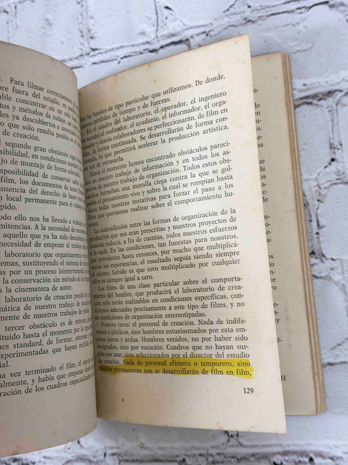 El Cine Ojo by Dziga Vertov, 1973 Editorial Fundamentos paperback - sample pages with highlighting