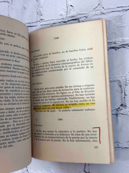 El Cine Ojo by Dziga Vertov, 1973 Editorial Fundamentos paperback - sample pages with highlighting