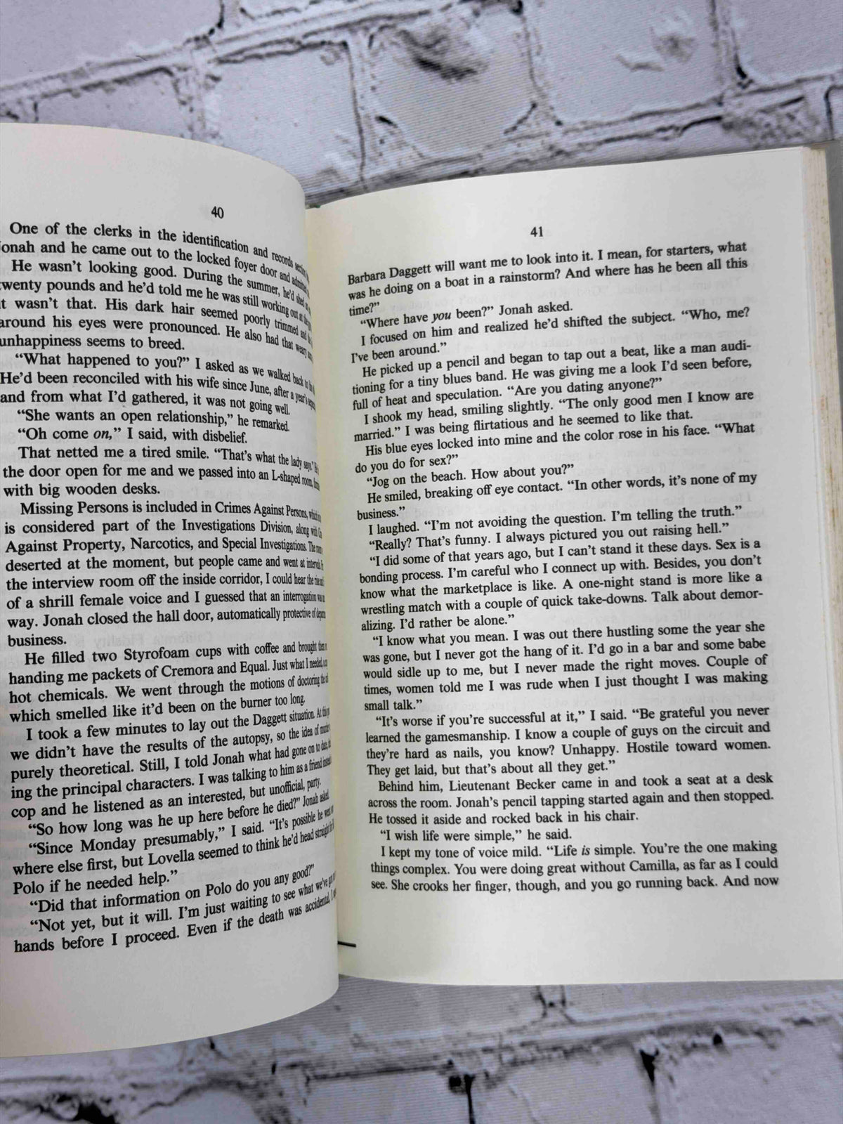 D Is for Deadbeat by Sue Grafton, 1987 Henry Holt hardcover - sample pages