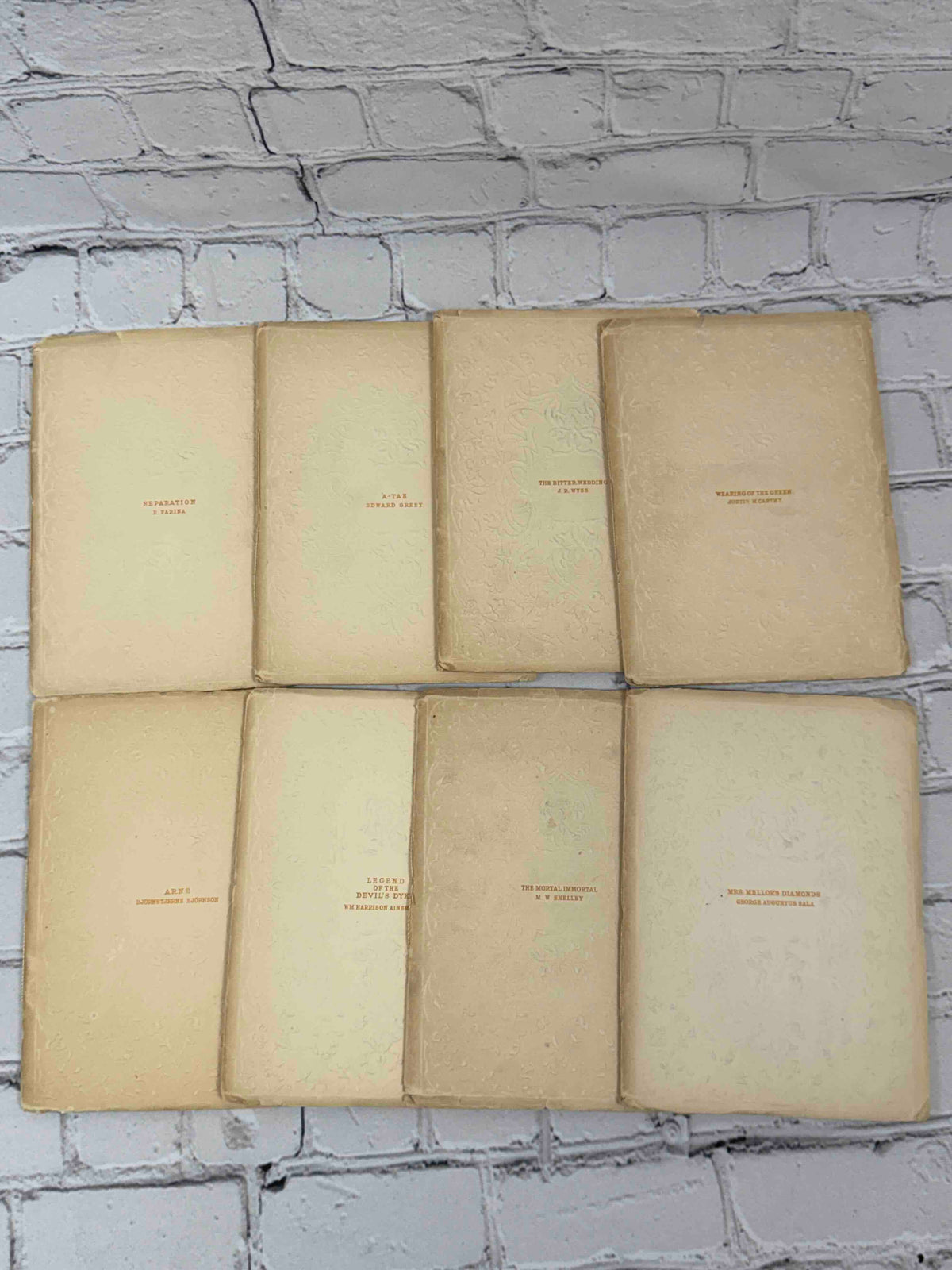 Mossant, Vallon & Co. story booklets lot of 8 - all eight booklets