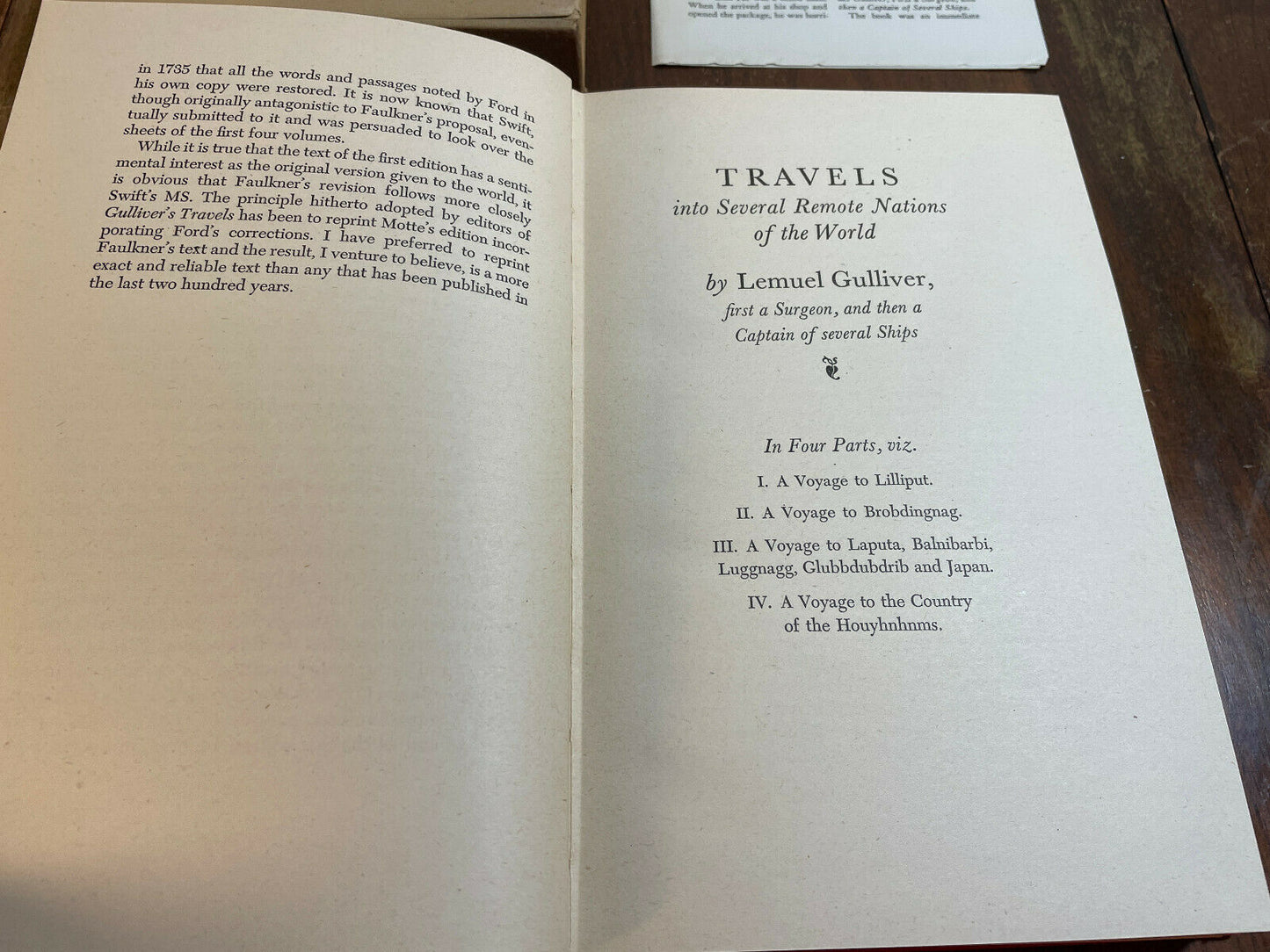 Gulliver's Travels by Jonathan Swift w/ Sandglass