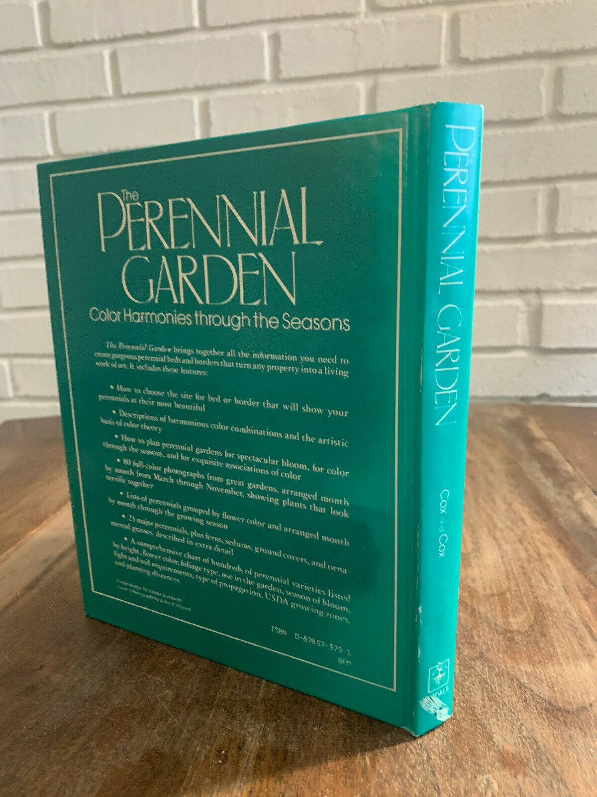 The Perennial Garden : Color Harmonies Through the Seasons by Marilyn Cox (Q6)