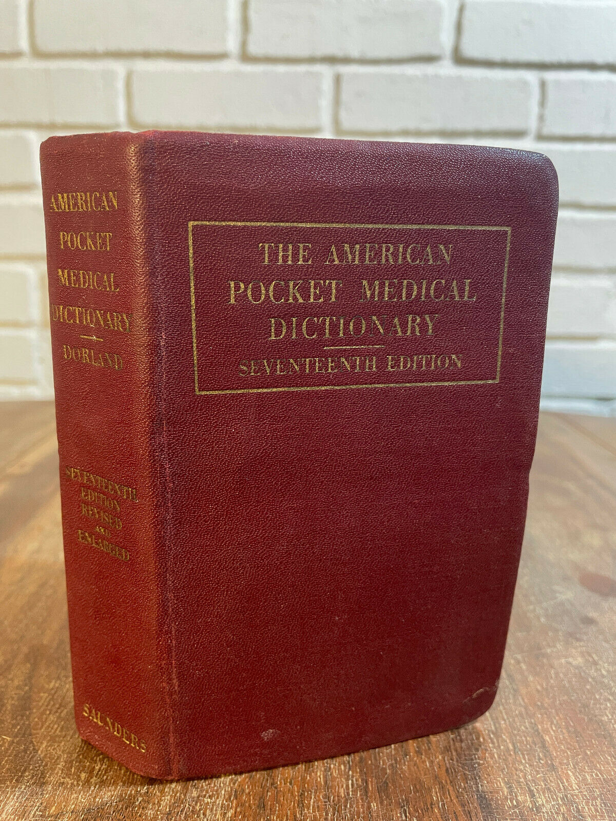 The American Pocket Medical Dictionary Seventeeth Edition Enlarged 1942 (4A)