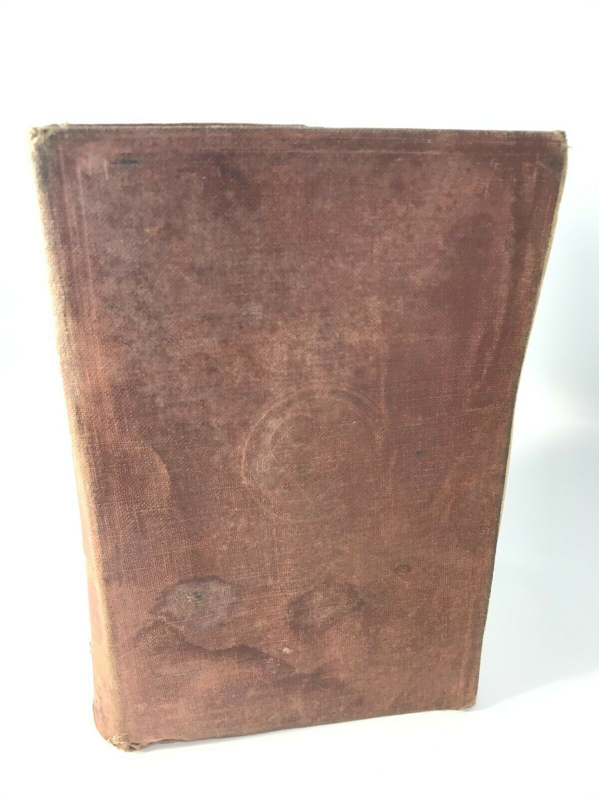 Antique: The Essays of Michel de Montaigne Vol I, 1913