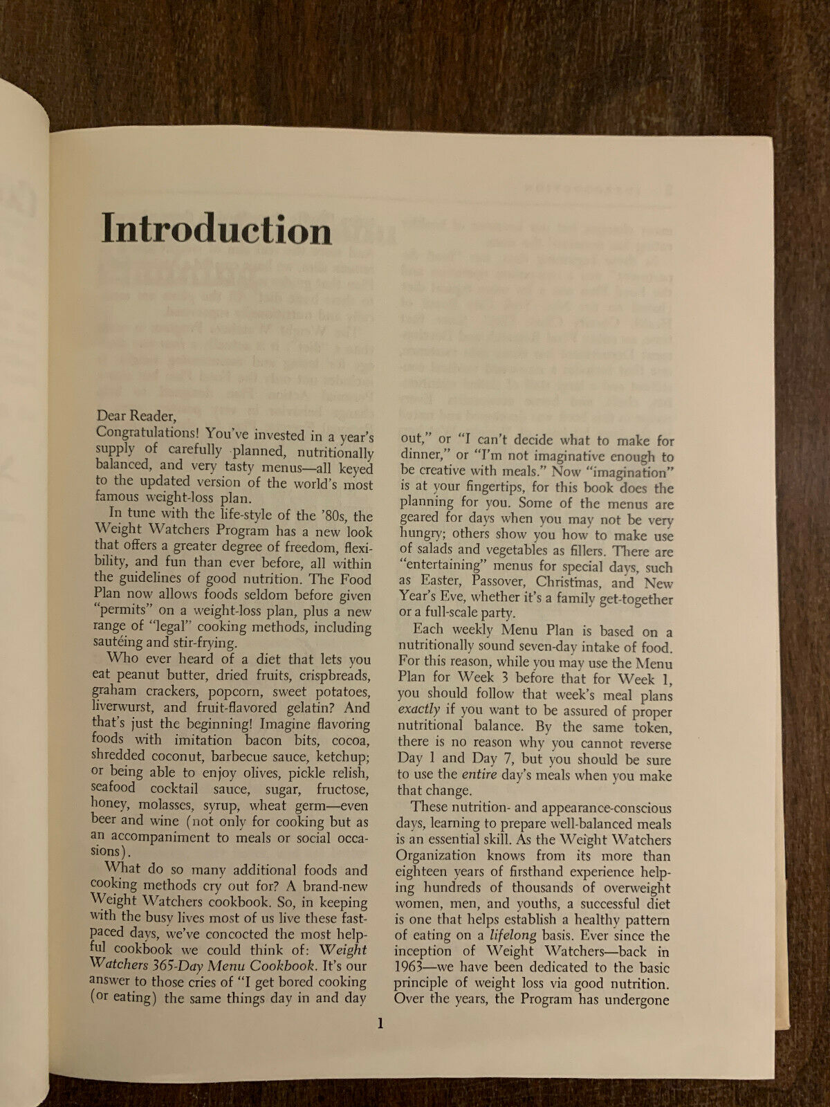 Weight Watchers 365 Day Menu Cookbook by WW Editorial Staff 1st Print 1981 (Q4)