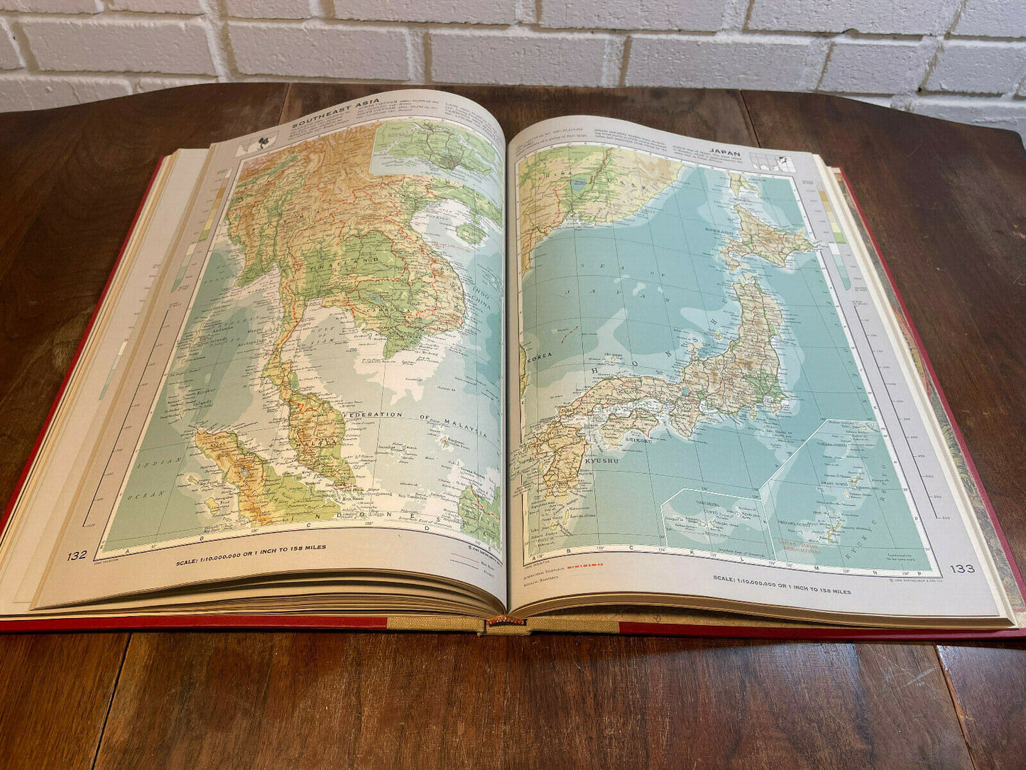 Vintage Readers Digest Great World Atlas 1st Edition 1963 Hardcover (1B)