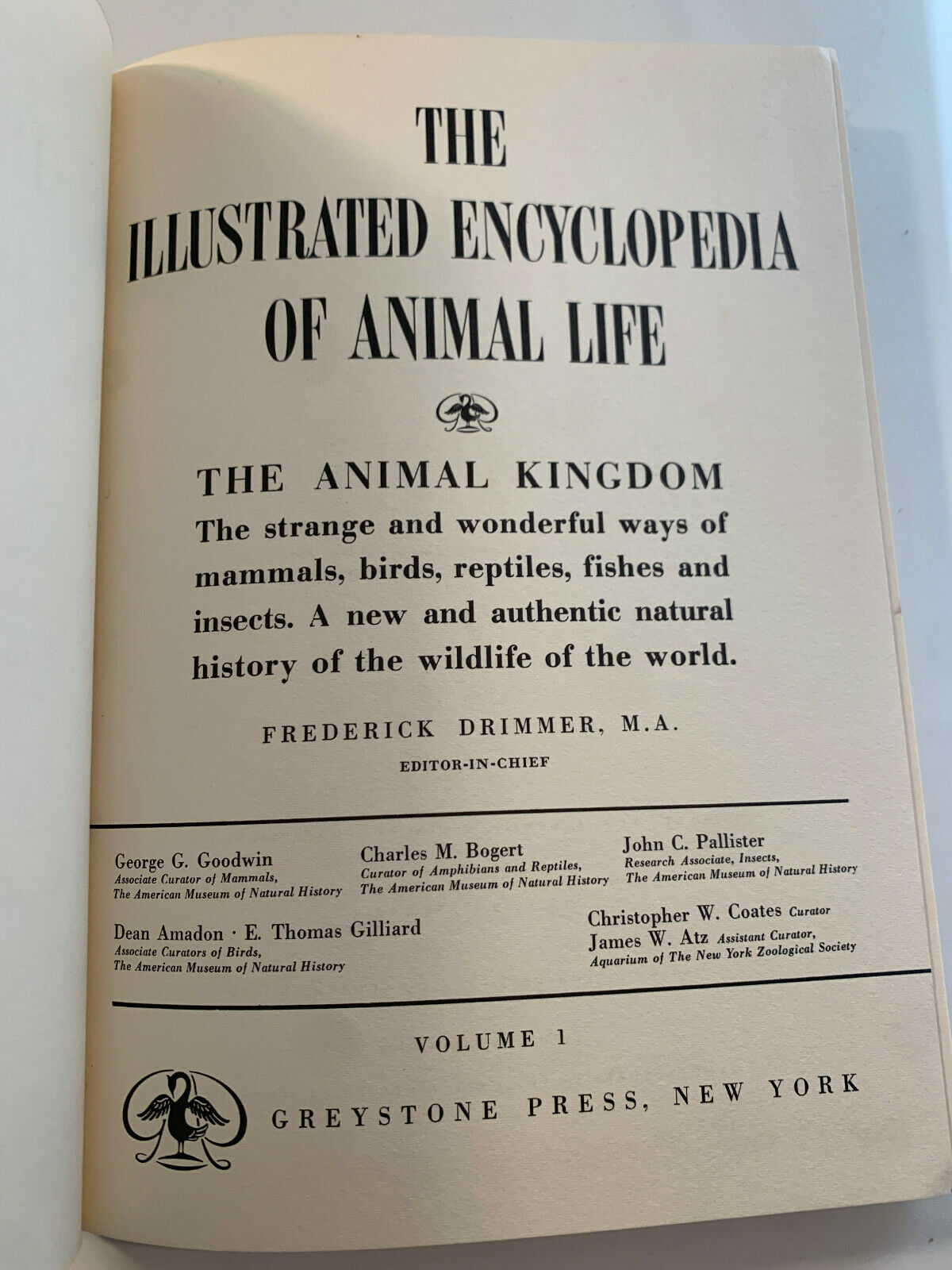 The Illustrated  Encyclopedia  Of Animal Life  The Animal Kingdom Volume 1 (A1)