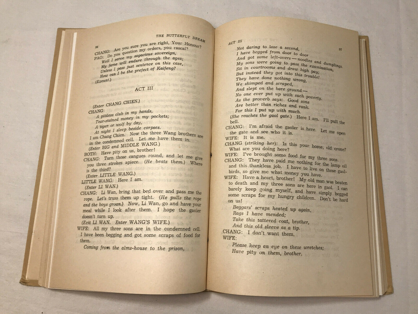 Selected plays of Kuan Han-ching 1958 Hardcover