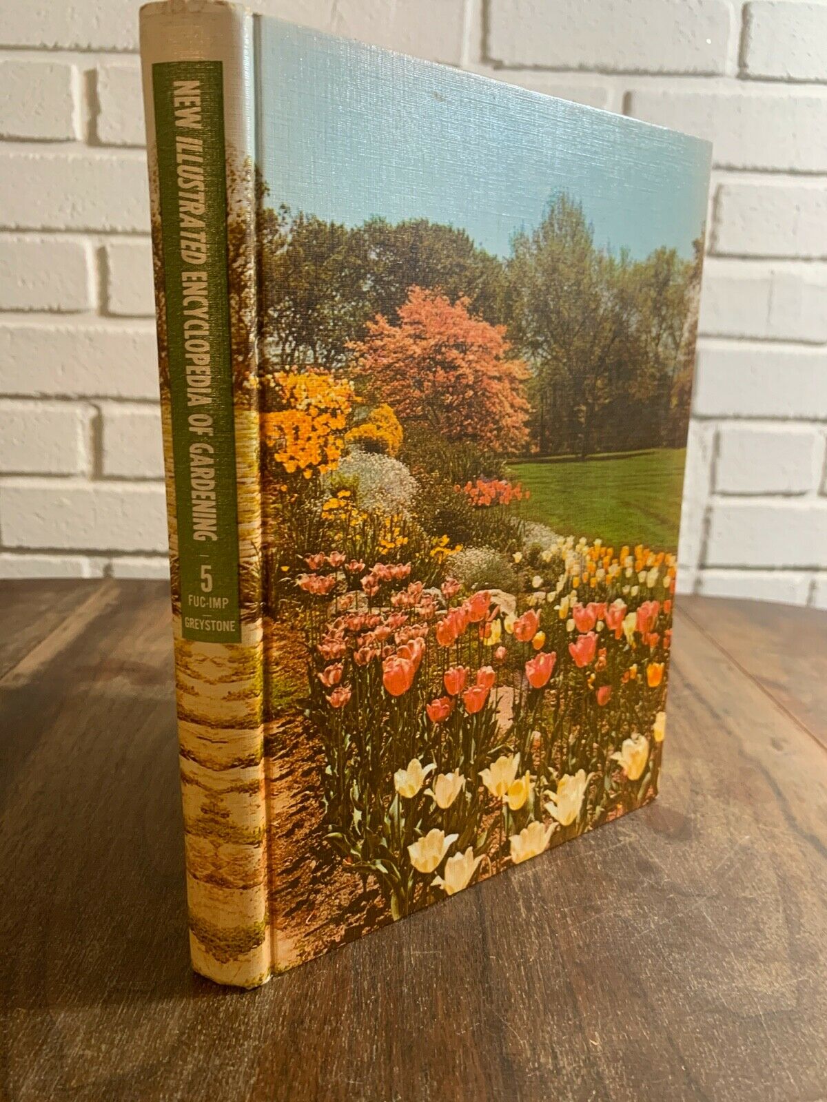 New Illustrated Encyclopedia of Gardening 1960s Hardcover Volume 5 (3B)