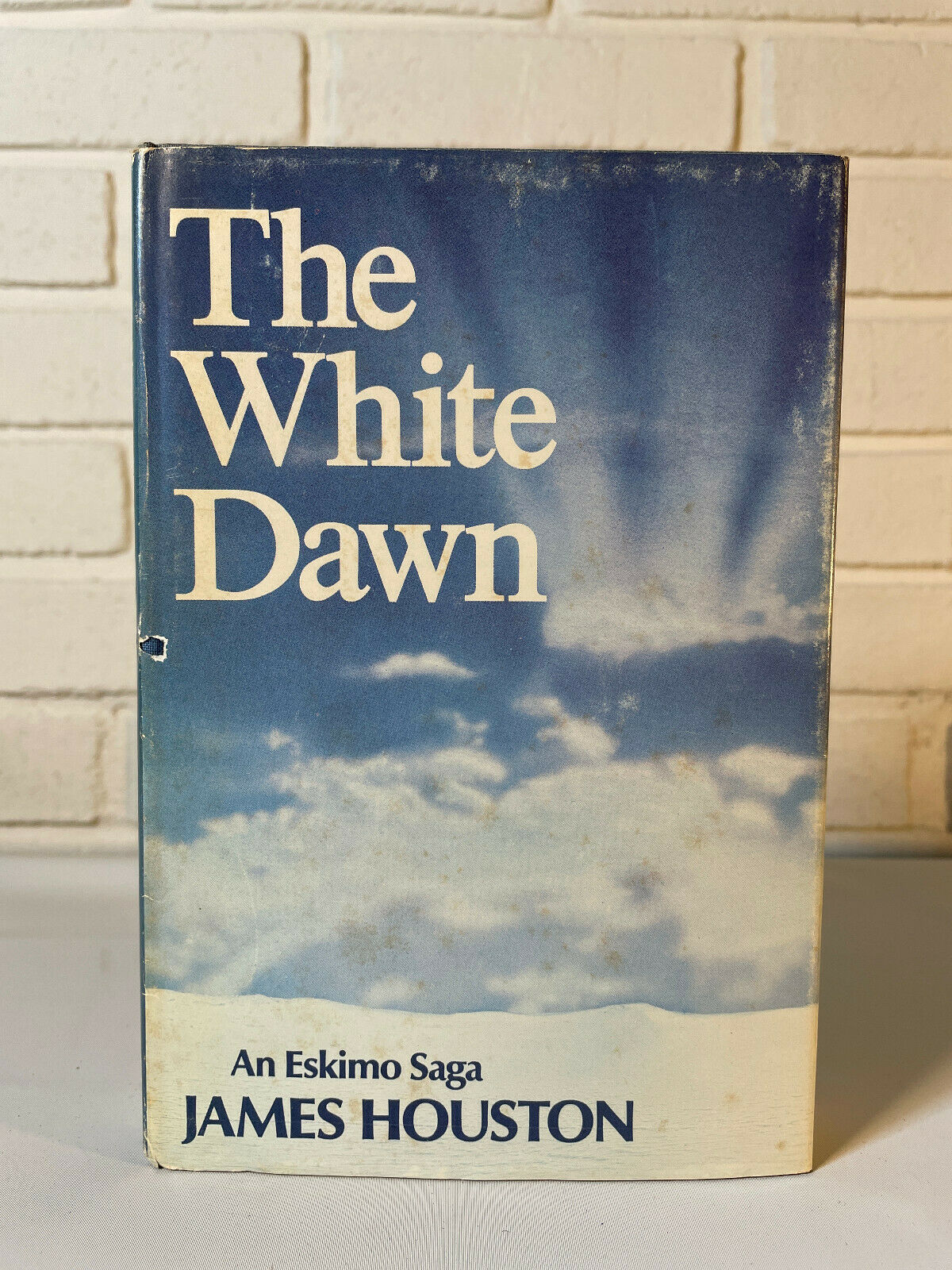 James Houston 1971 The White Dawn An Eskimo Saga Hardcover (C4)