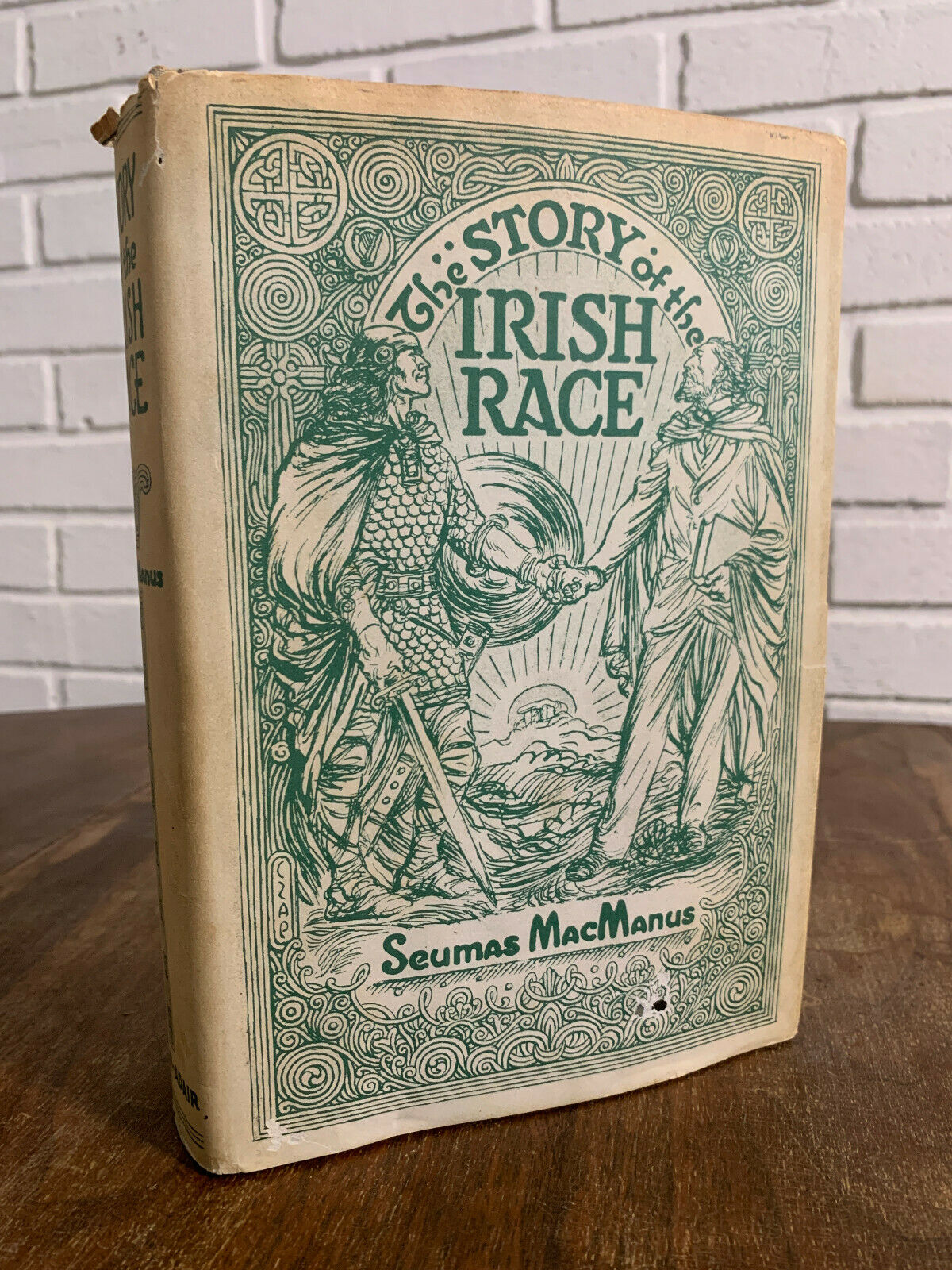 The Story of the Irish Race by Seumas MacManus - 1970 , (1A)