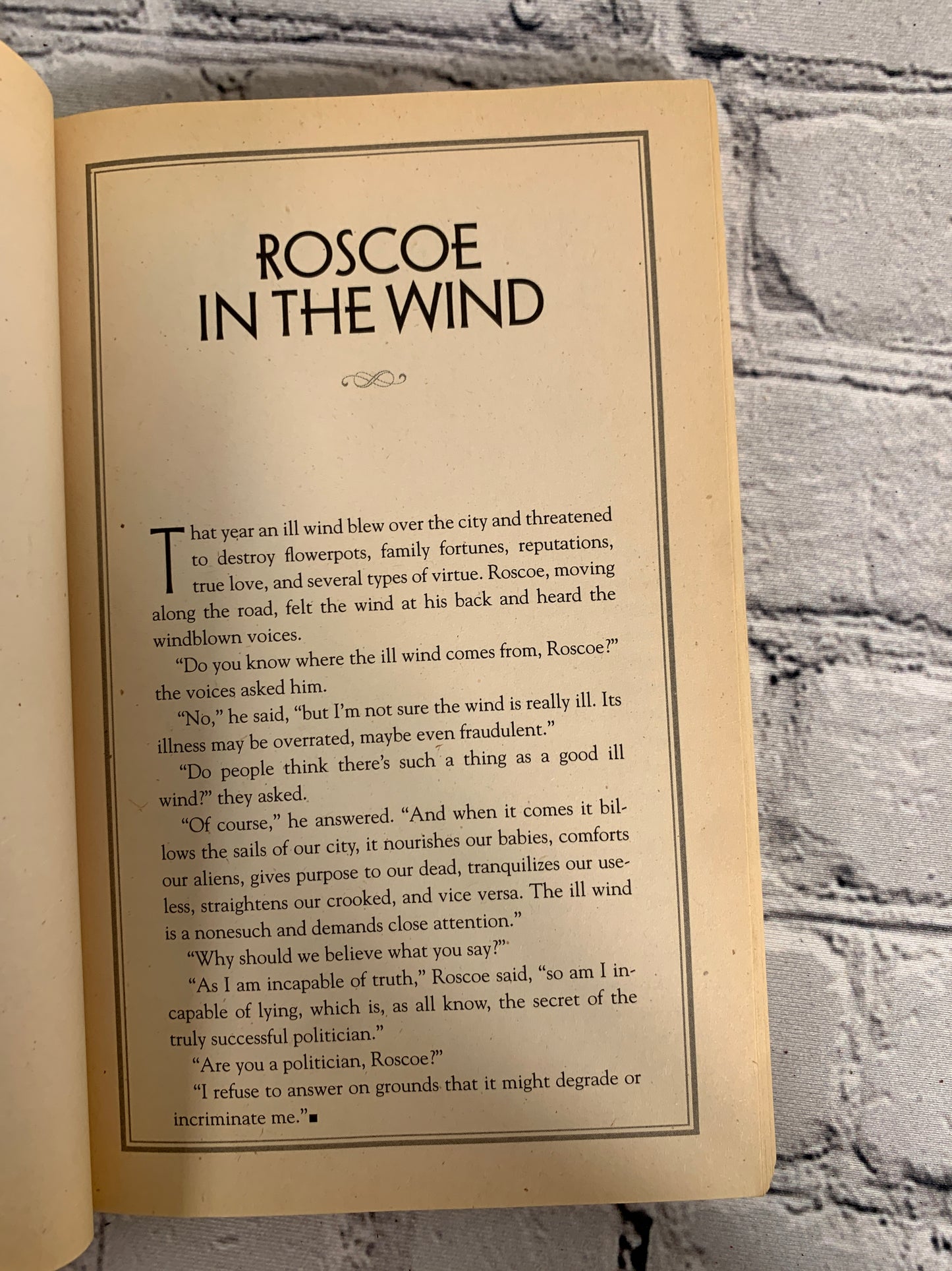 Roscoe by William Kennedy [2002]