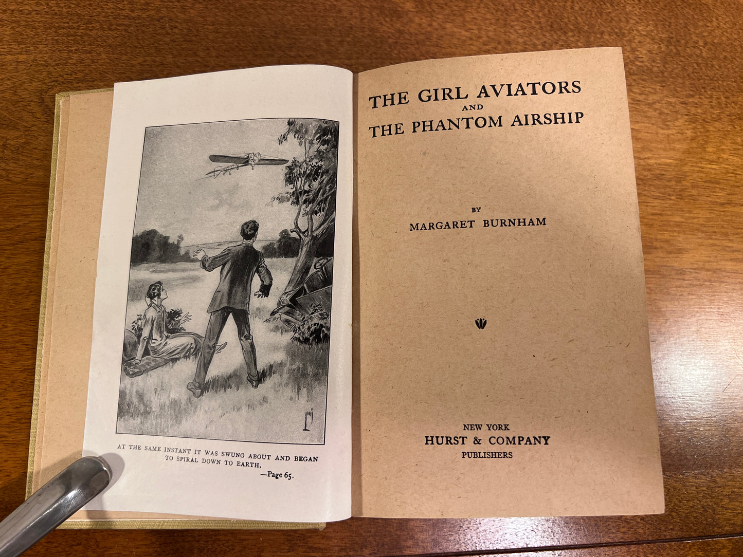 The Girl Aviators and the Phantom Airship by Margaret Burnham 1911