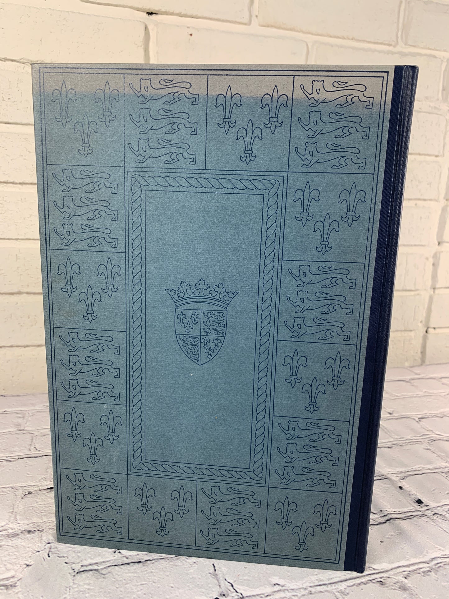 The Life Of King Henry V by Shakespeare [1951 ·  Heritage Press Edition]